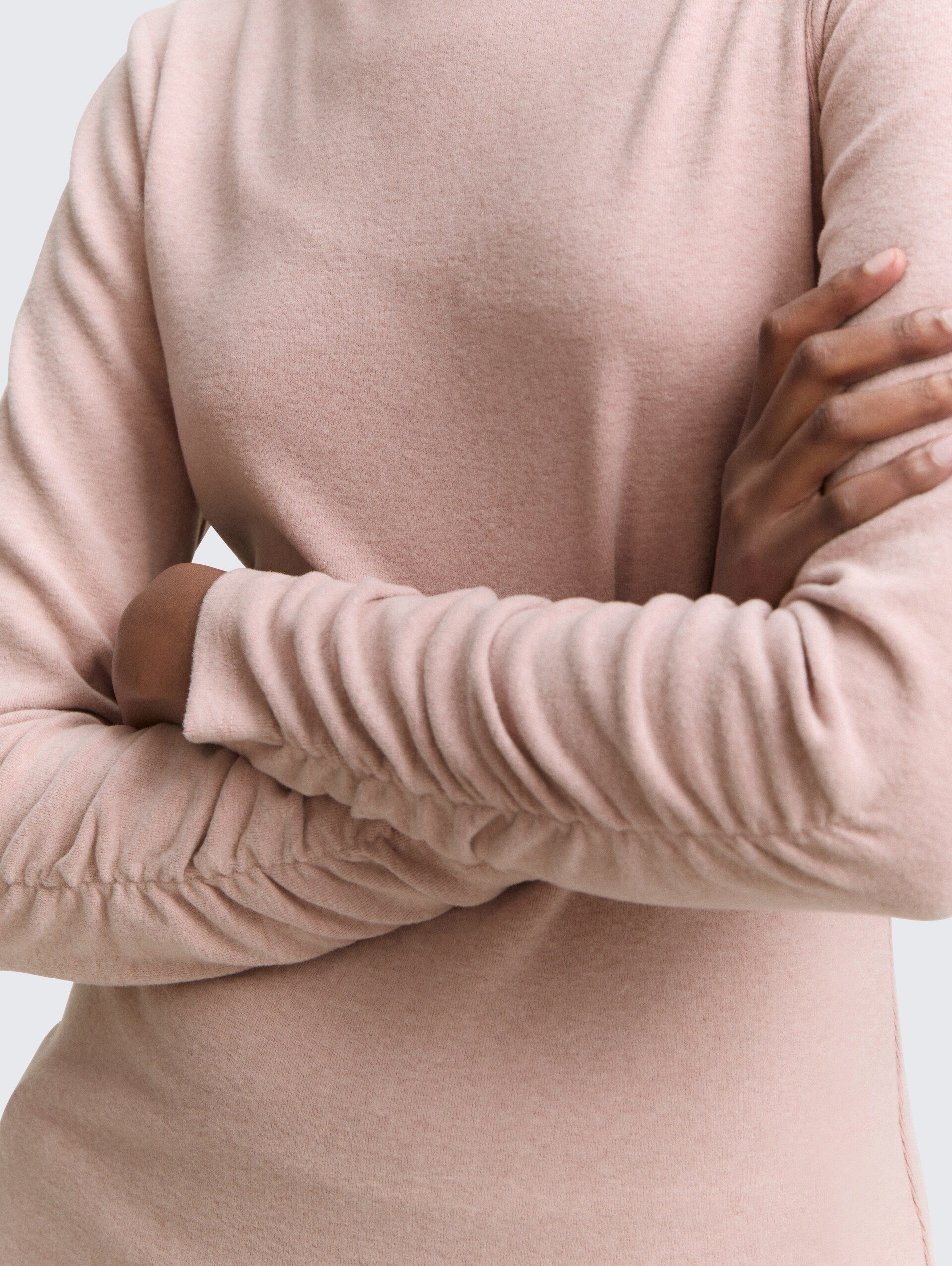 Langarmshirt mit Raffärmeln - Antique Rose Melange - Detail-Model-Ansicht