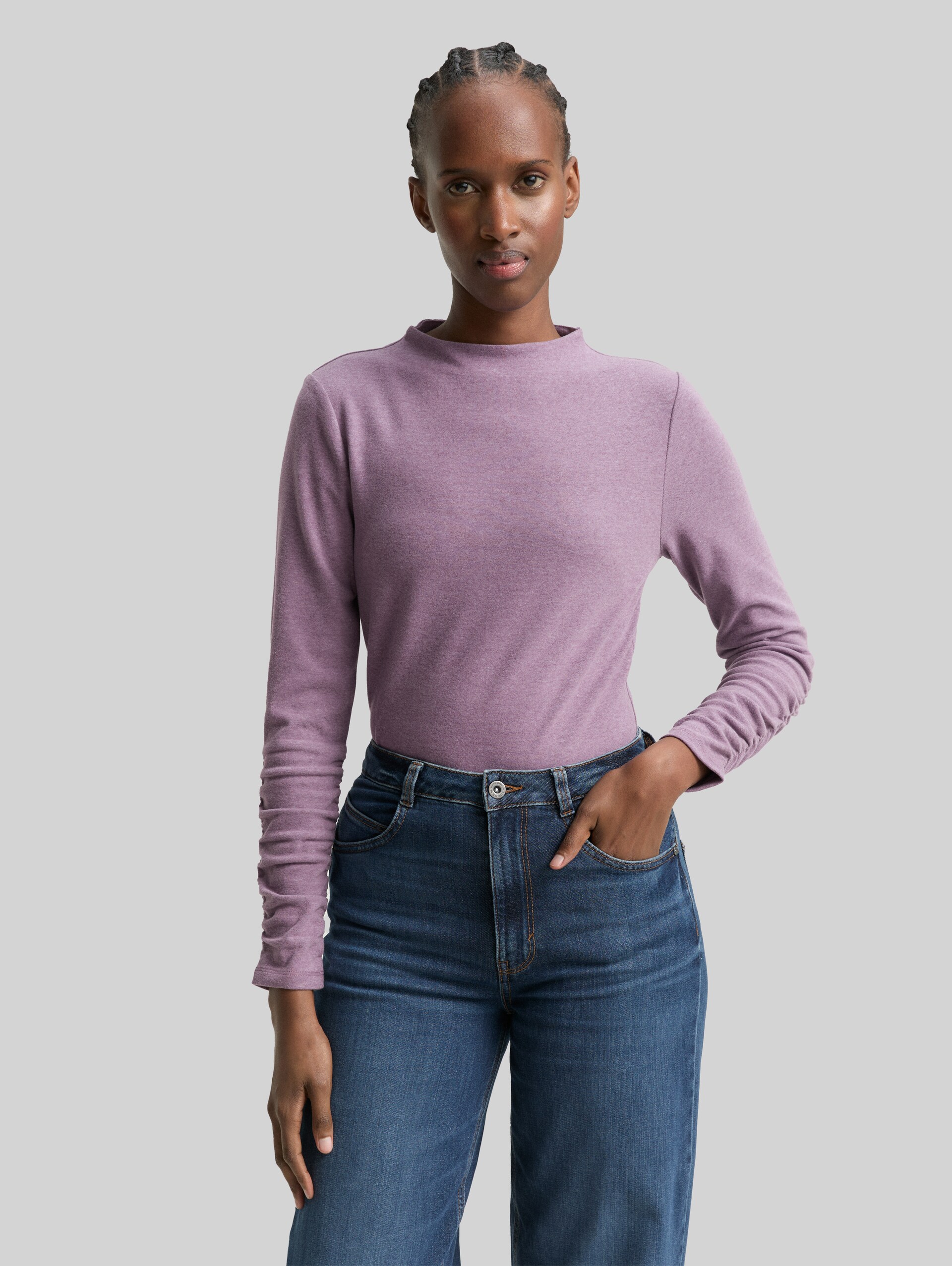 Long-sleeved shirt with gathered sleeves - dark lavender melange - Neckline model front view