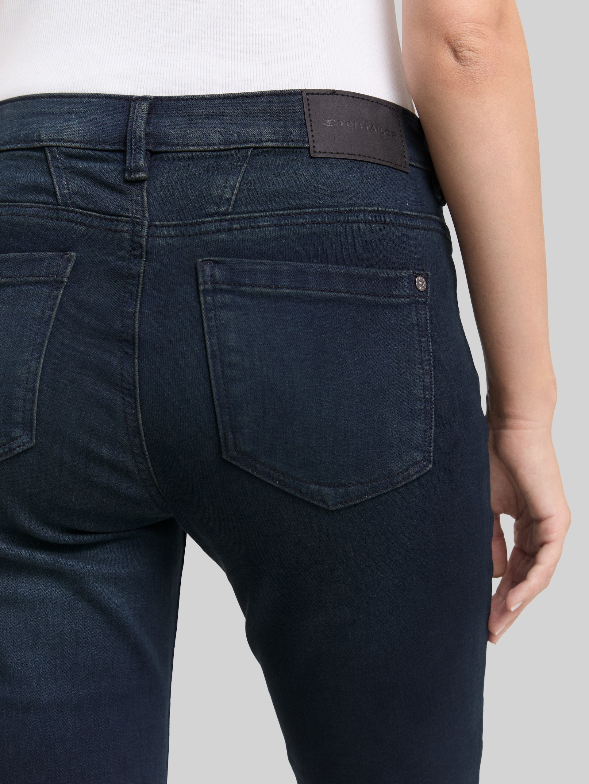 TTLUCIE SKINNY-jeans - blue black denim - Detailaanzicht model