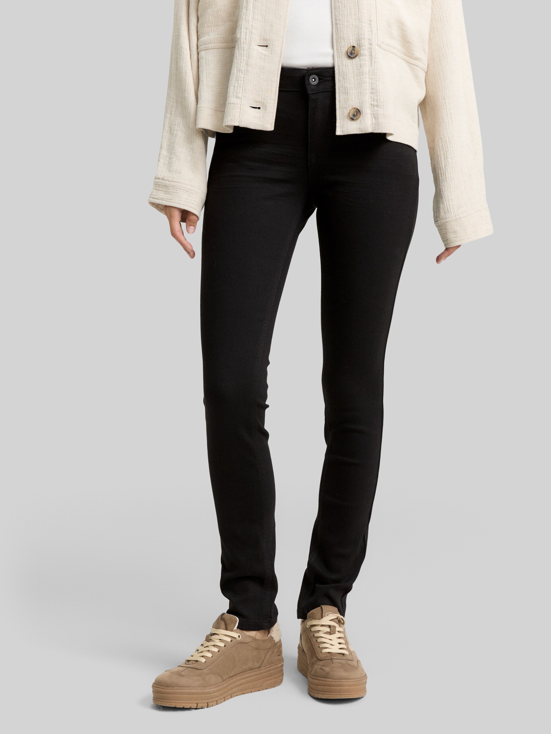 TTLUCIE SKINNY Jeans - black denim - Neckline model front view