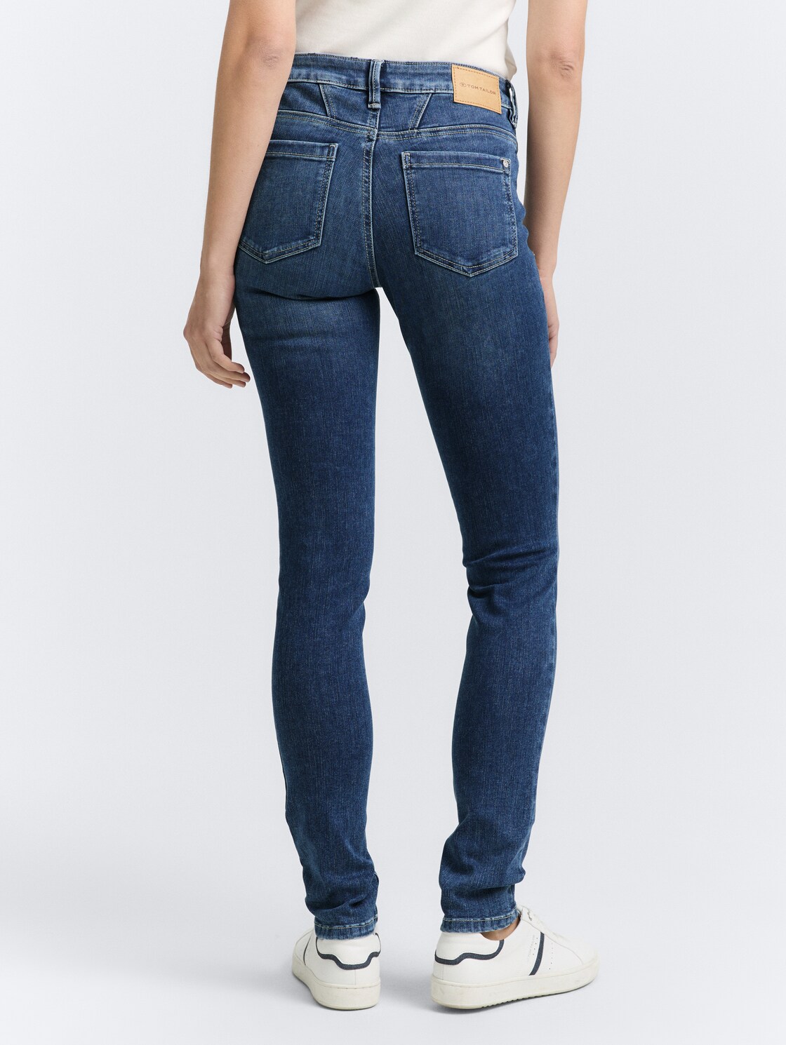TTLUCIE SKINNY Jeans - mid stone wash denim - Auschnitt Model-Rückansicht