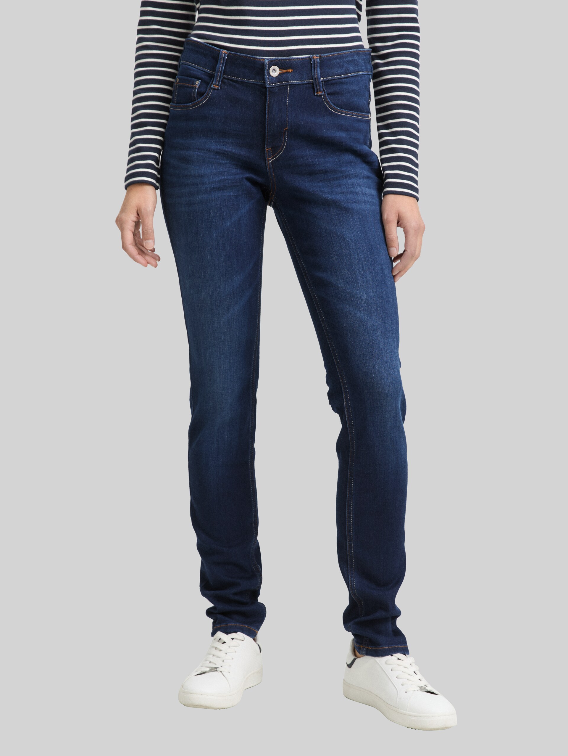 TTLUCIE SKINNY Jeans - dark stone wash denim - Neckline model front view