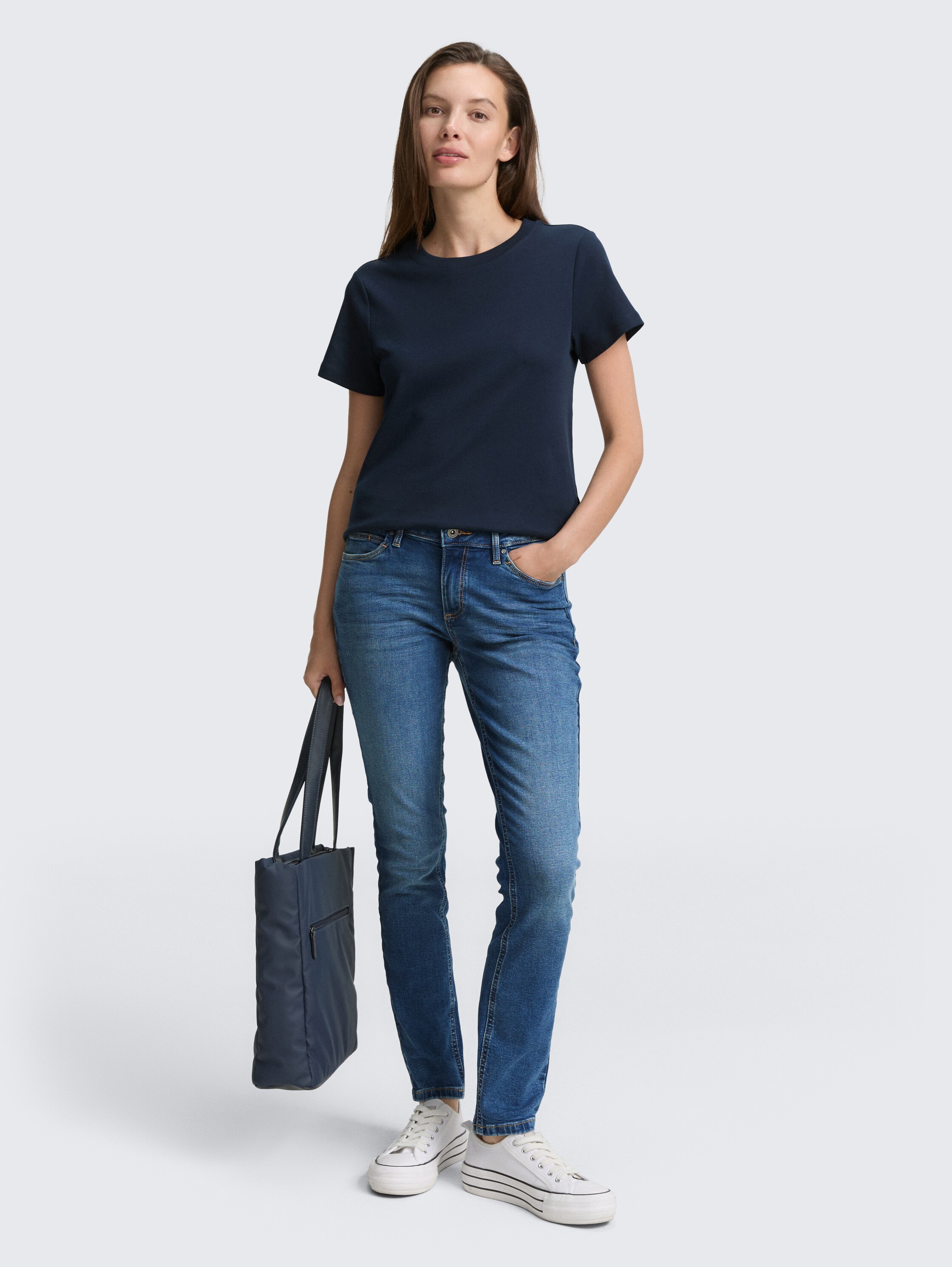 TTLENE SLIM Jeans - Clean Mid Stone Blue Denim - Model-Vorderansicht