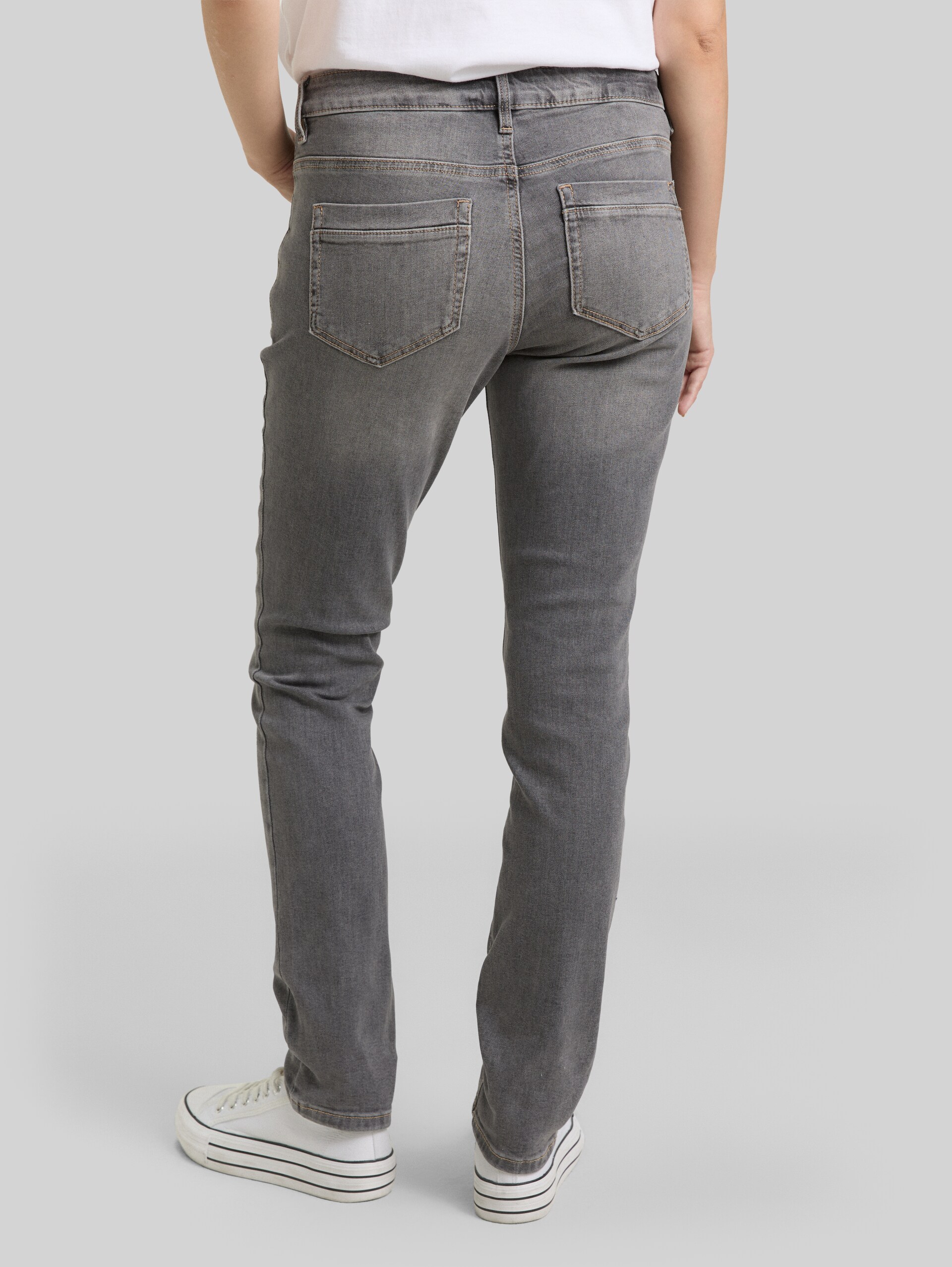 TTLENE SLIM Jeans - clean light stone grey denim - Auschnitt Model-Rückansicht