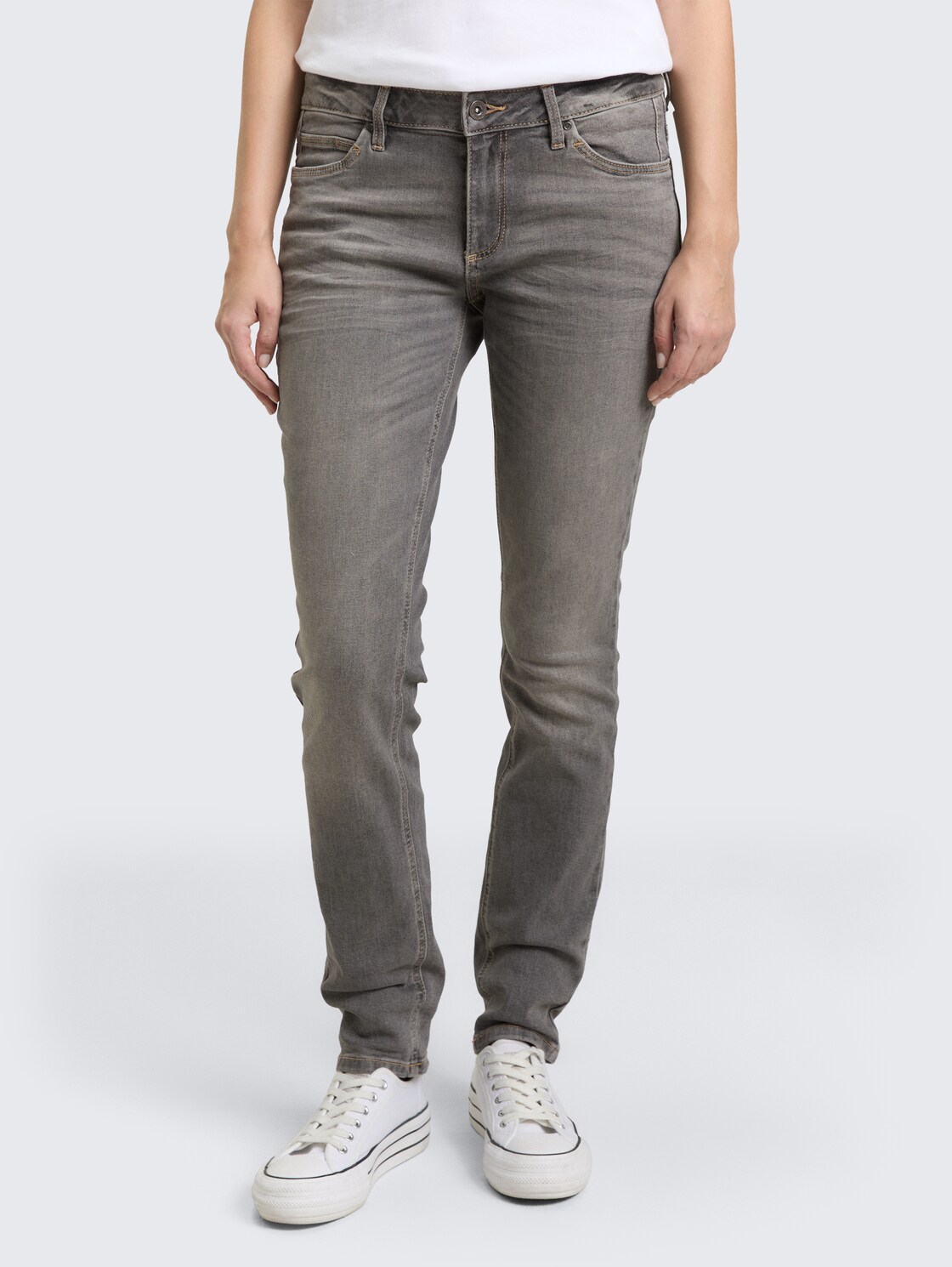 TTLENE SLIM Jeans - clean light stone grey denim - Ausschnitt Model-Vorderansicht