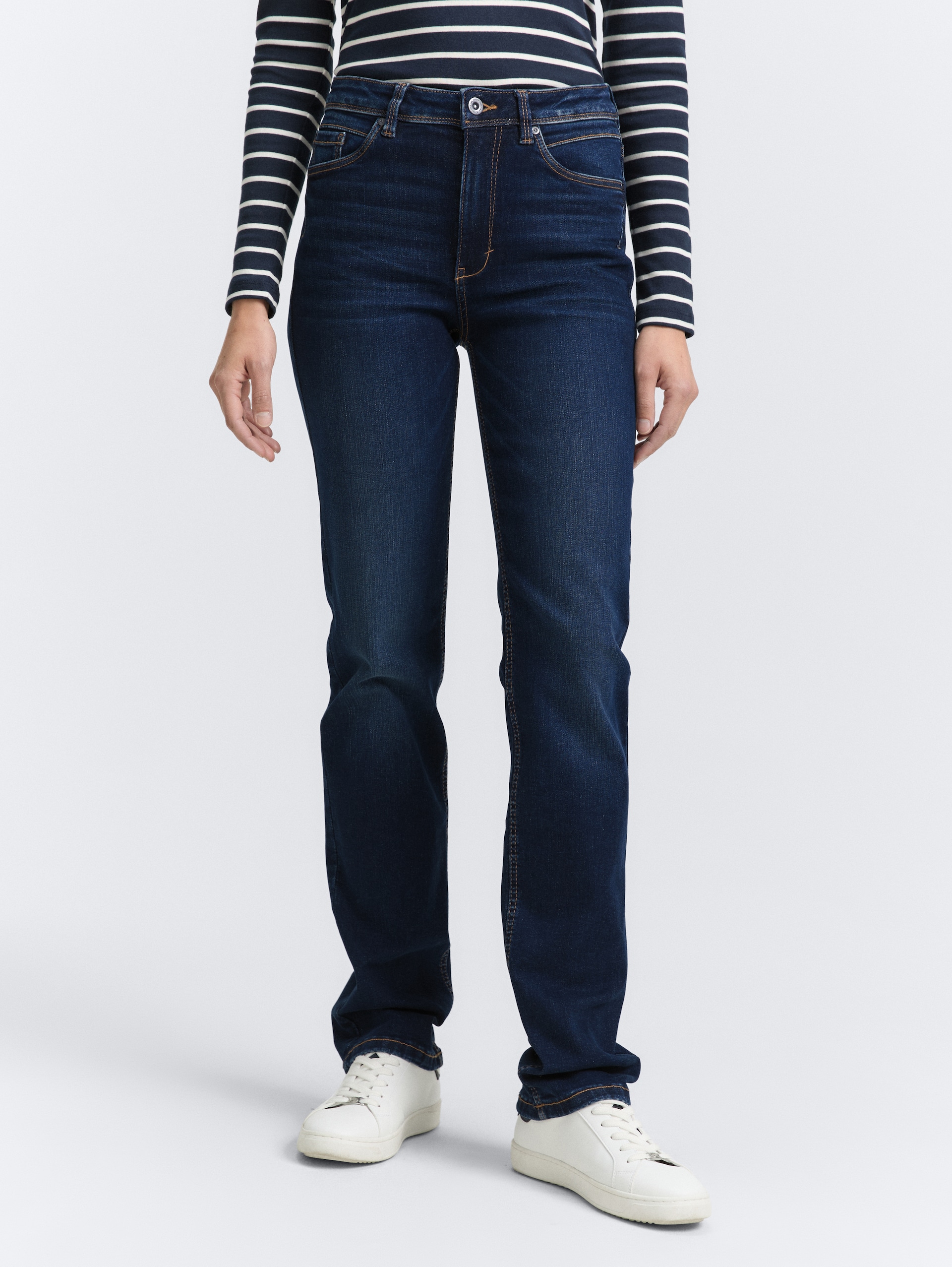 TTELVA STRAIGHT High Waist Jeans - Clean Dark Stone Blue Denim - Ausschnitt Model-Vorderansicht