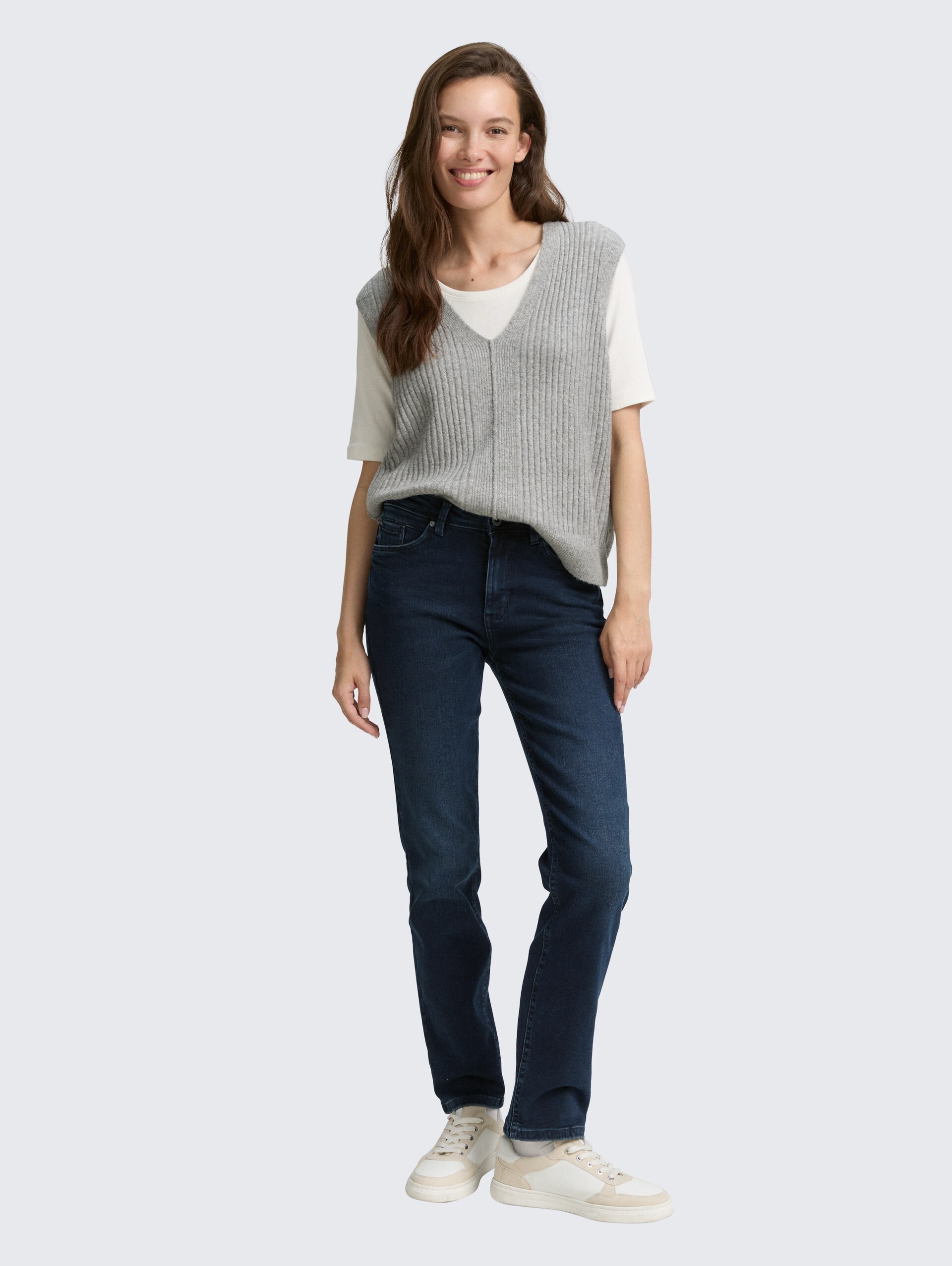 TTELVA STRAIGHT High Waist Jeans - blue black denim - Model-Vorderansicht