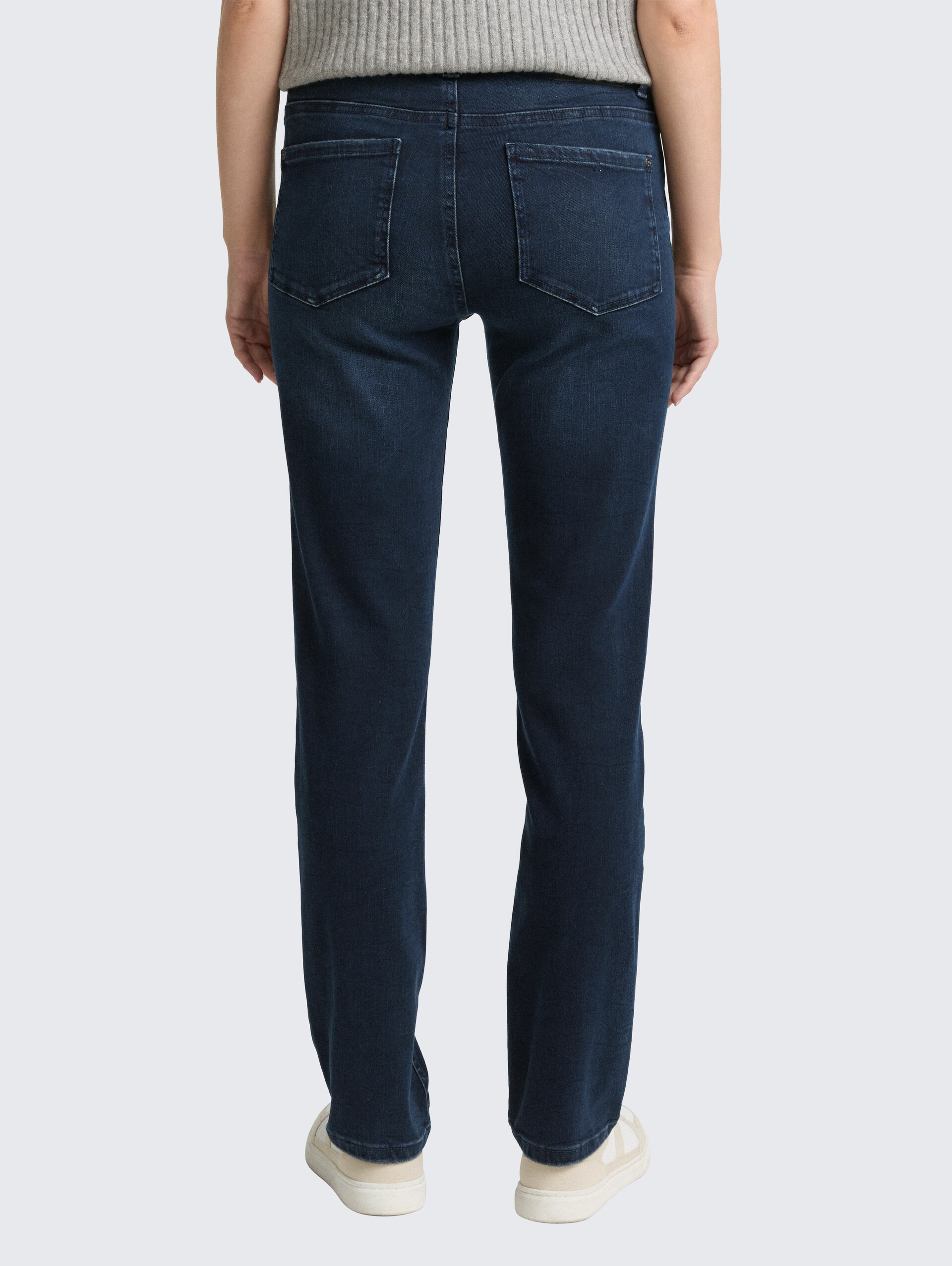 TTELVA STRAIGHT High Waist Jeans - blue black denim - Auschnitt Model-Rückansicht