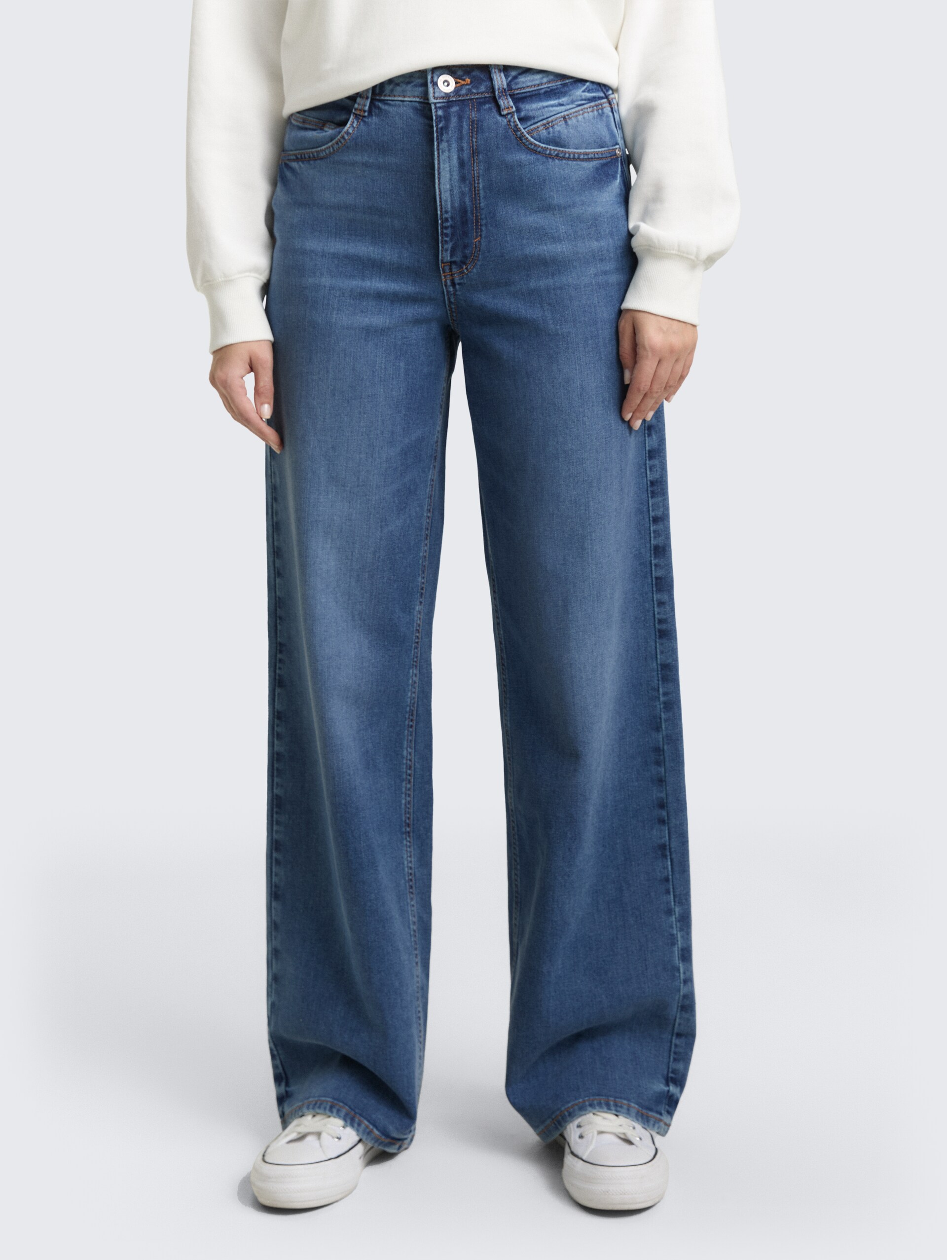 TTMADINA WIDE Jeans - mid stone wash denim - Ausschnitt Model-Vorderansicht