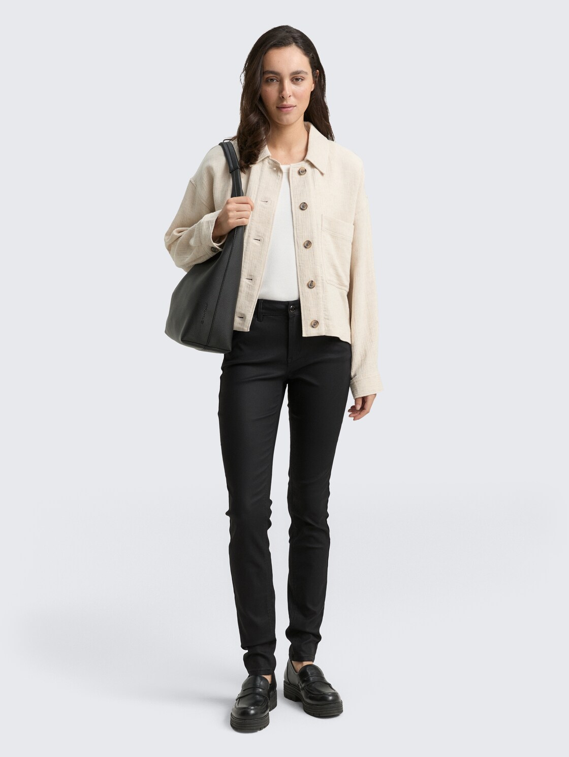 Coated TTLUCIE SKINNY Jeans - coated black denim - Model-Vorderansicht