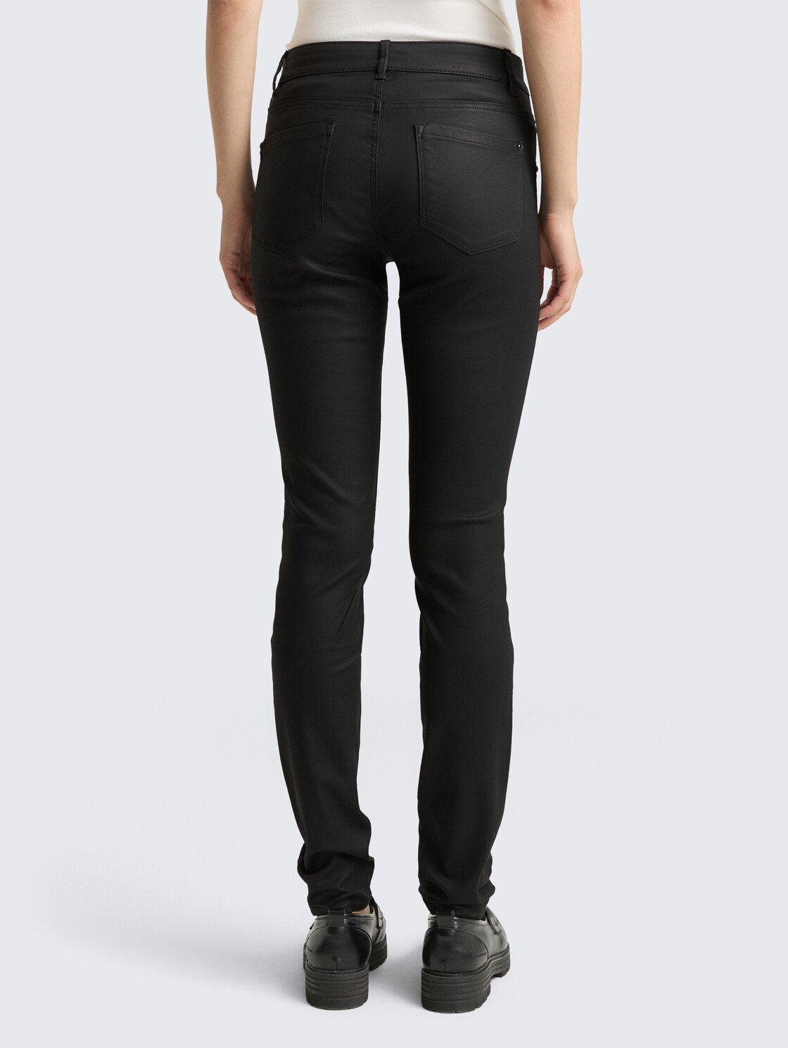 Coated TTLUCIE SKINNY Jeans - coated black denim - Auschnitt Model-Rückansicht