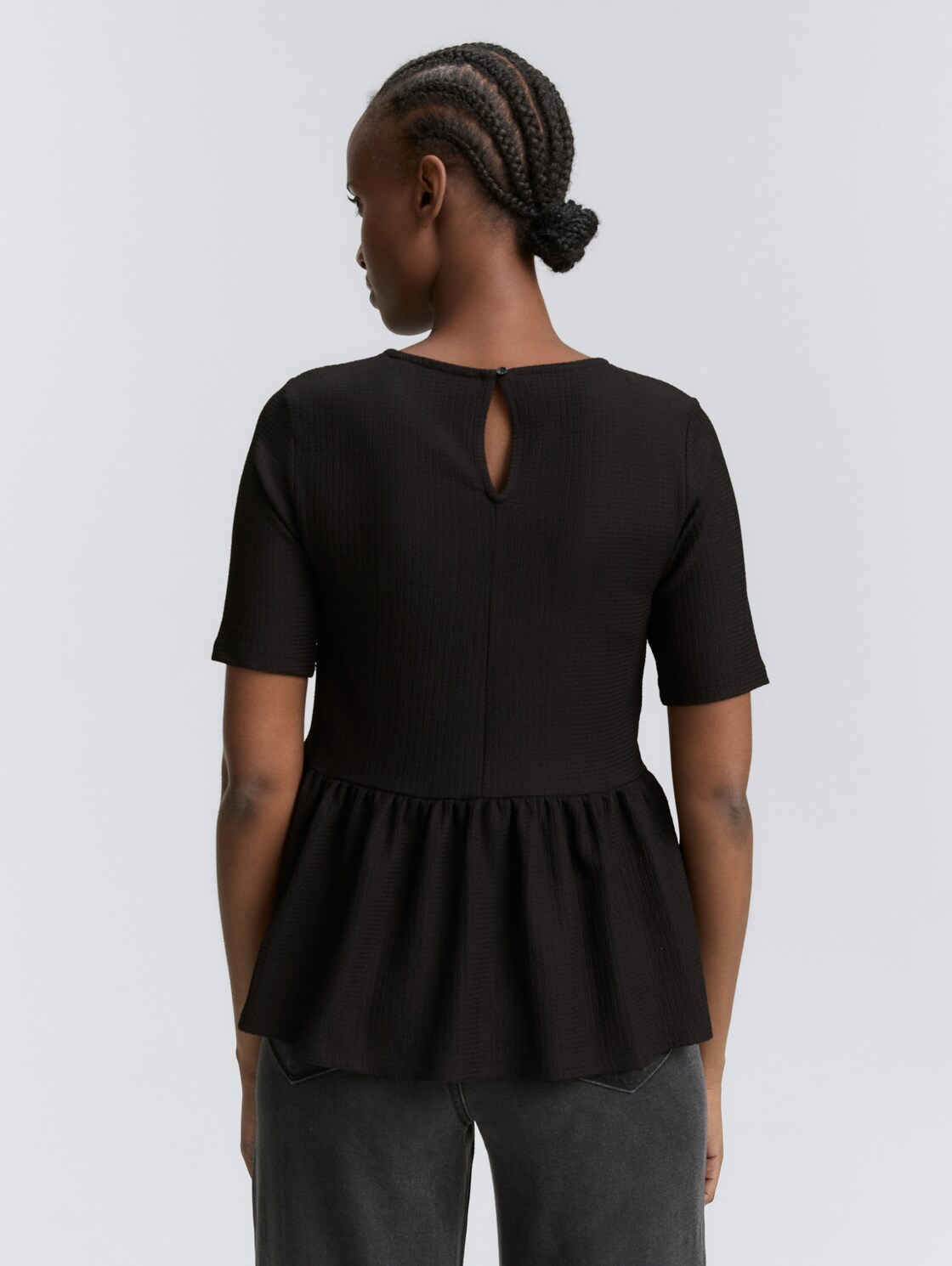 Jacquard T-Shirt mit Peplum - deep black - Auschnitt Model-Rückansicht