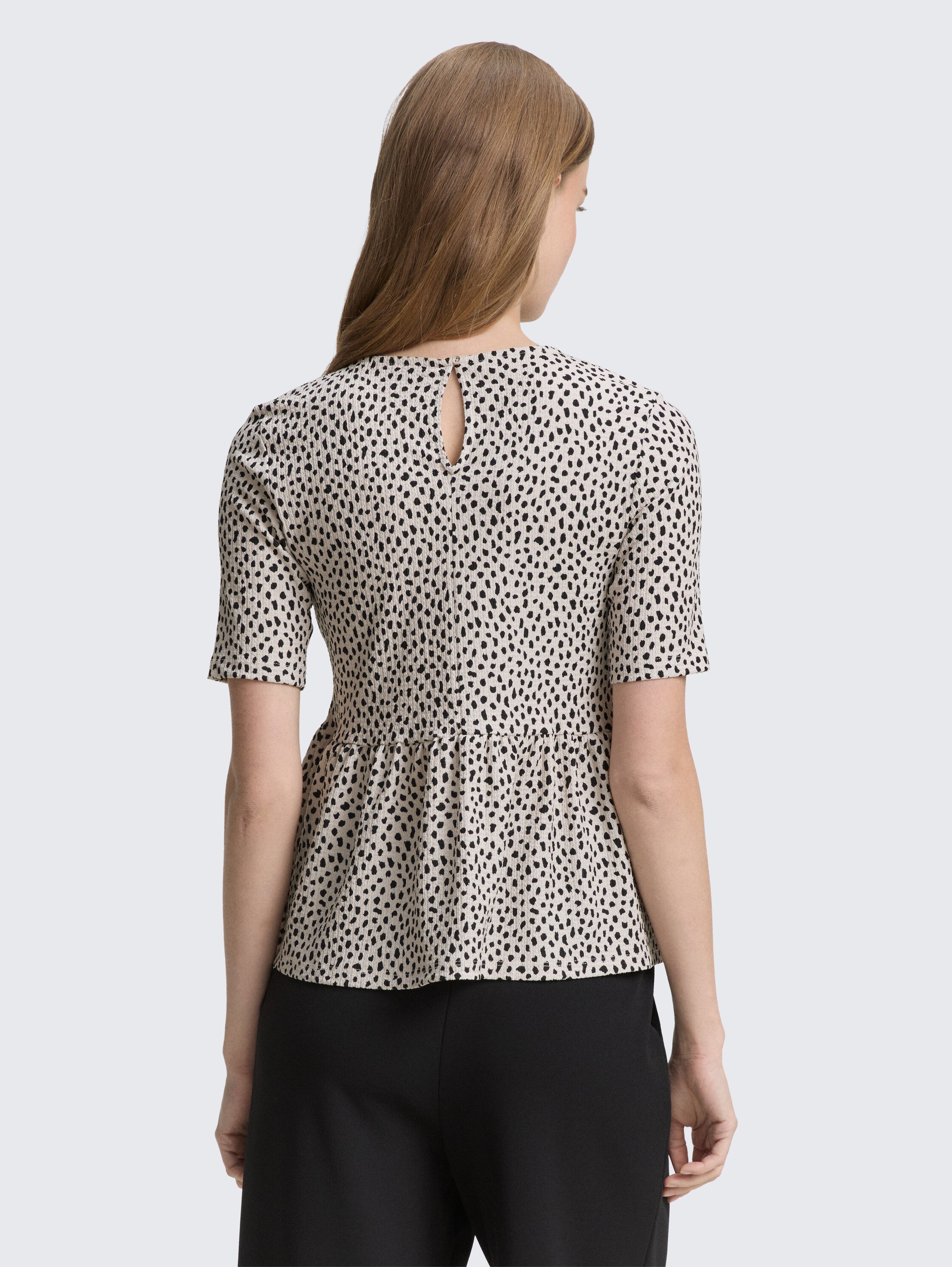 Jacquard T-Shirt mit Peplum - beige_black_dotted_print - 
