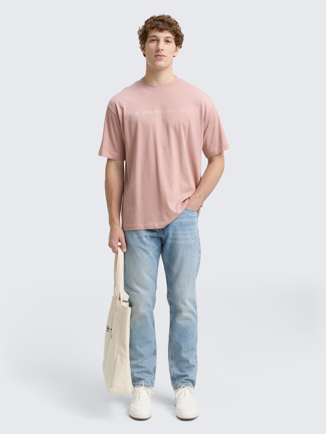 Heavy-Jersey T-Shirt mit Print - smoky rose - Model-Vorderansicht