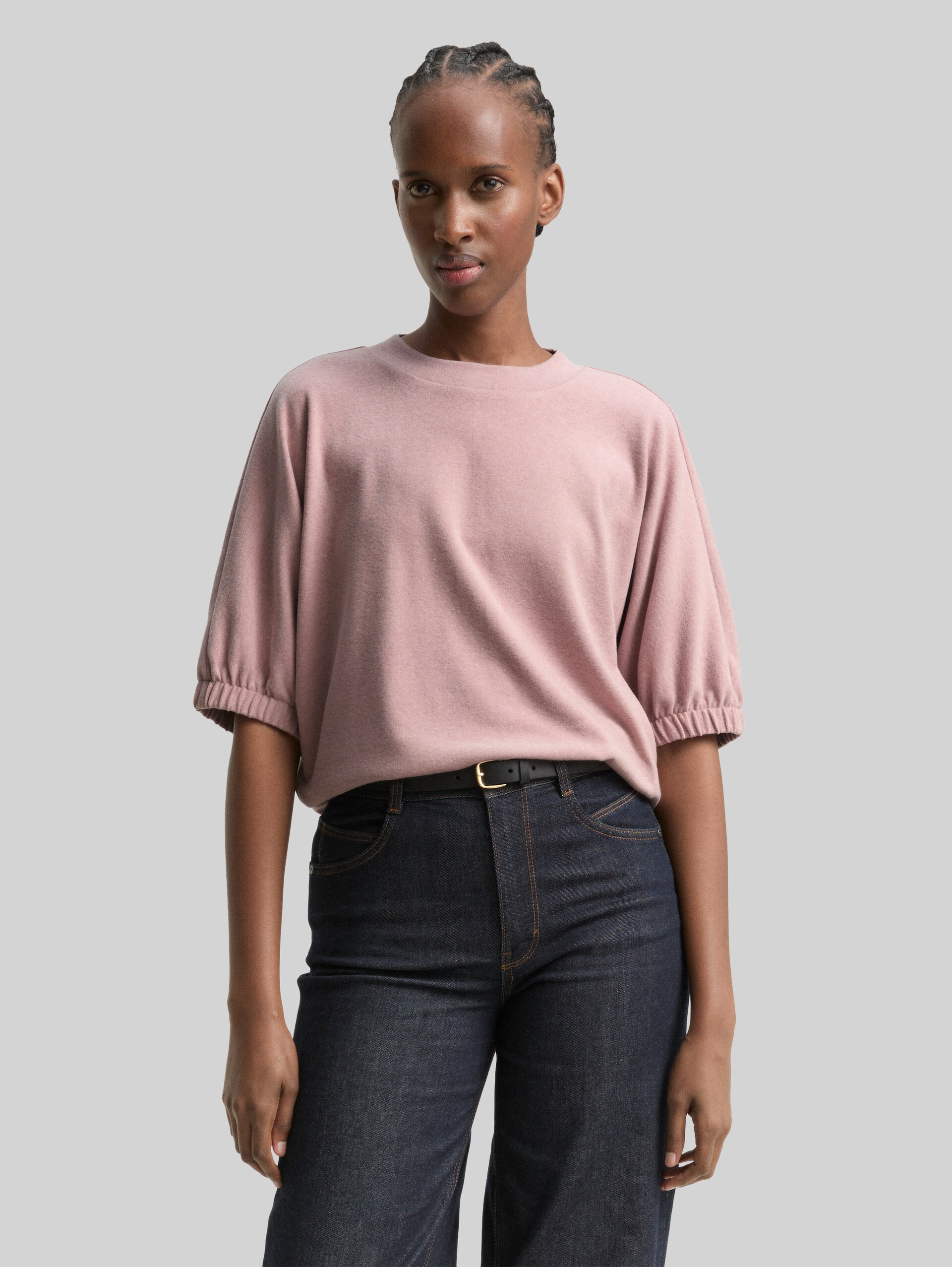 Boxy Fit T-Shirt - Antique Rose Melange - Ausschnitt Model-Vorderansicht