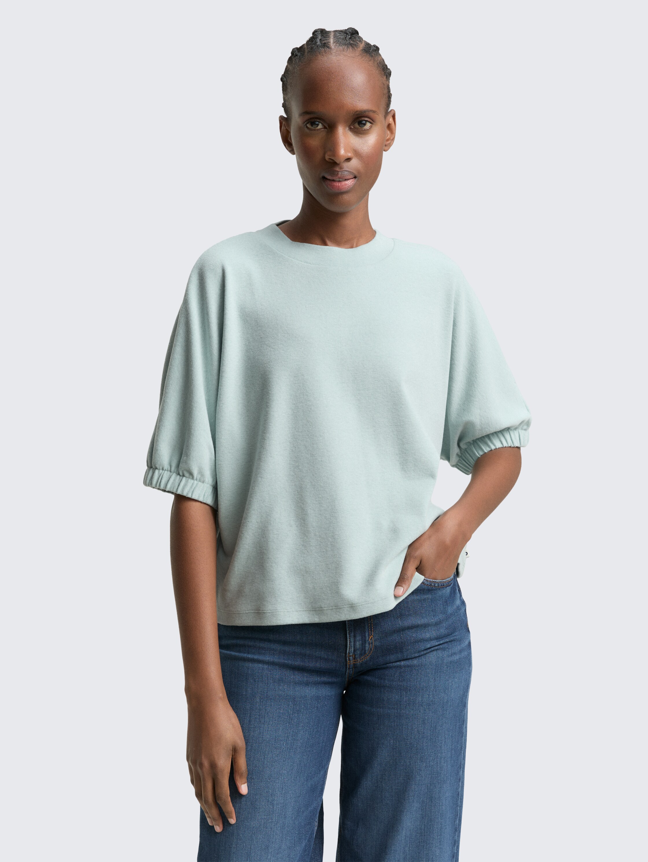 Boxy Fit T-Shirt - Silver Cloud Blue Melange - Ausschnitt Model-Vorderansicht