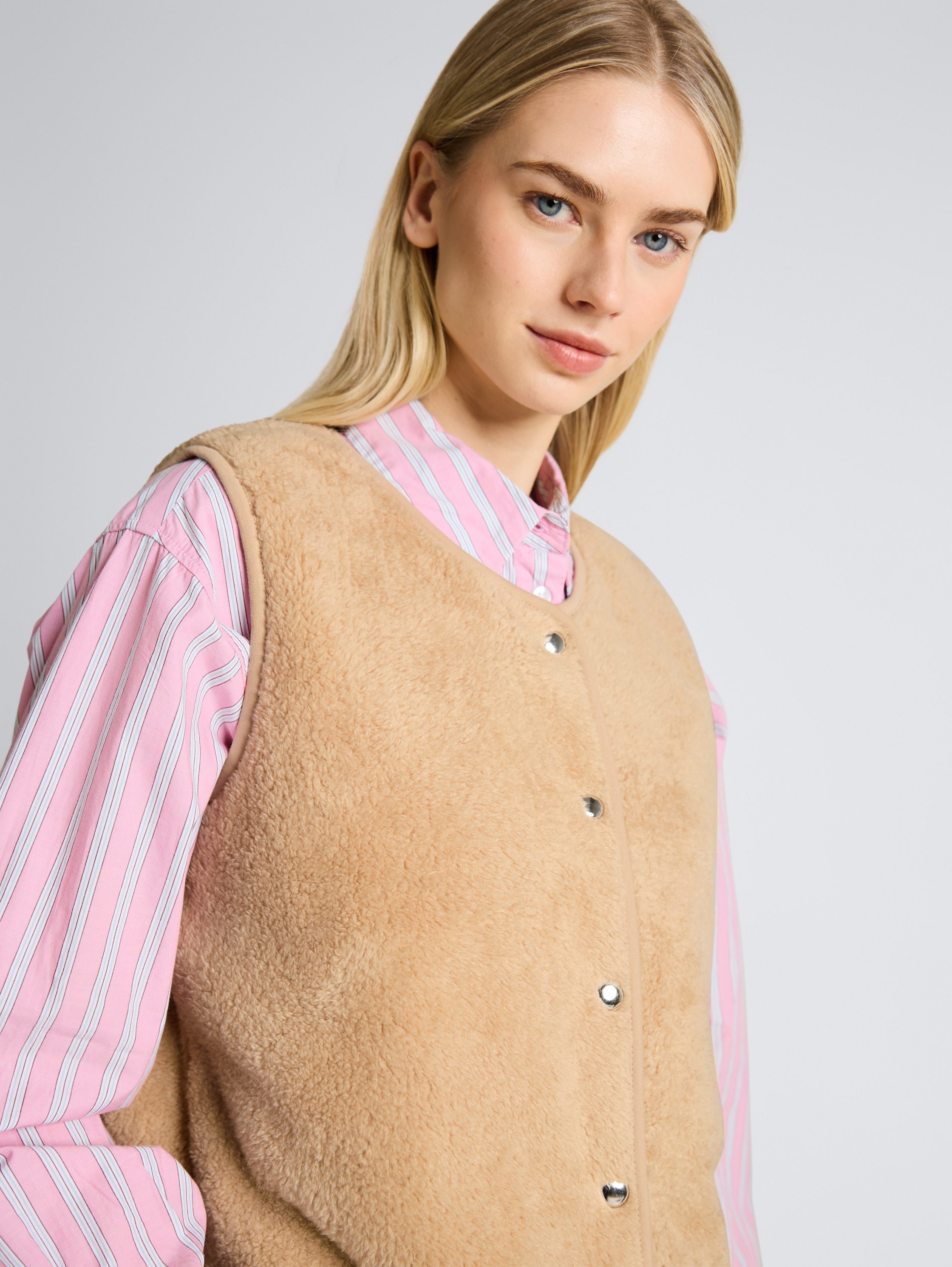 Loose fit teddy waistcoat - caramel_beige - 