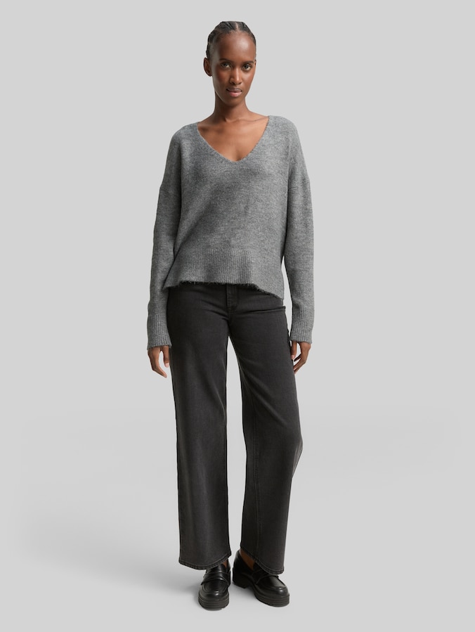 Pull en maille coupe décontractée avec encolure en V par Denim Female, Stormy Gray Melange