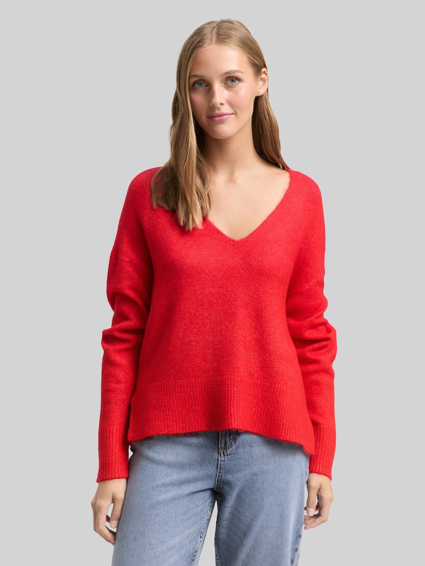 Relaxed fit gebreide trui met V-hals door Denim Female, brilliant red