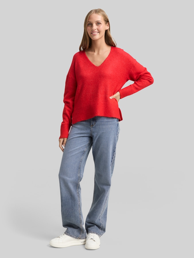 Pull en maille coupe décontractée avec encolure en V par Denim Female, brilliant red