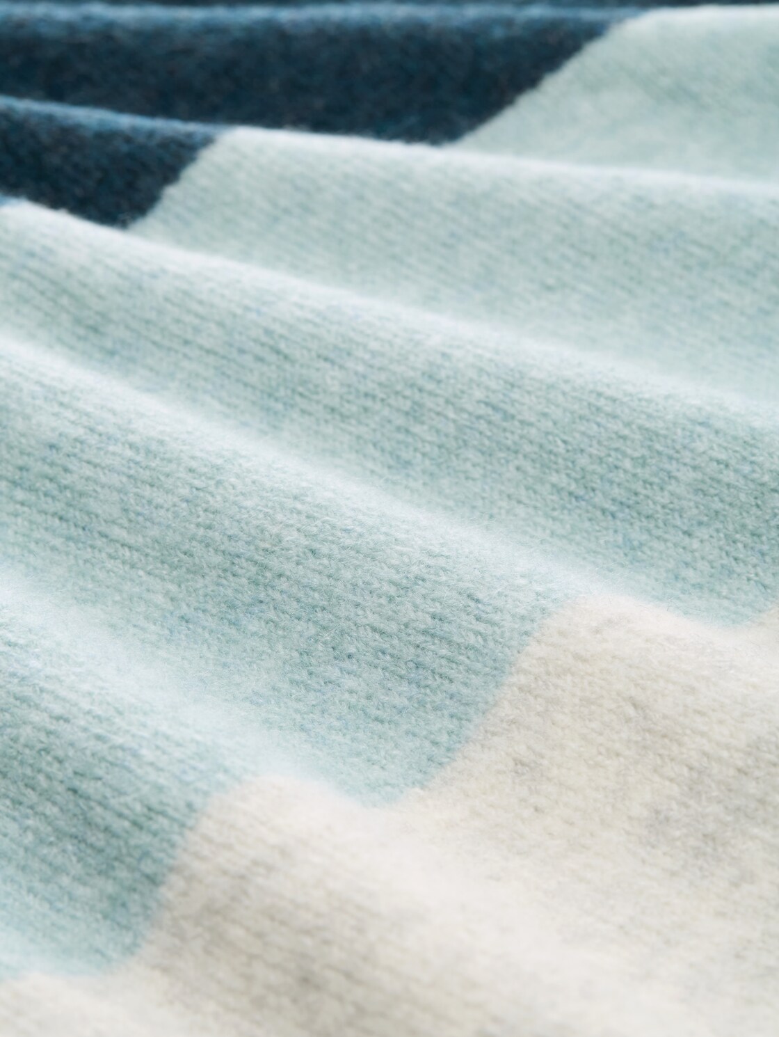 Strickpullover mit Colour Blocking - petrol mint beige colorblock - Material-Ansicht