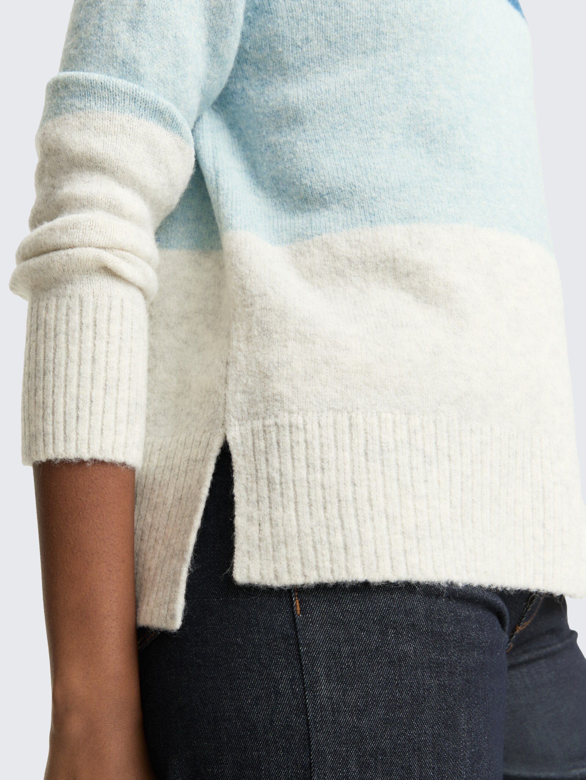 Strickpullover mit Colour Blocking - petrol mint beige colorblock - Detail-Model-Ansicht