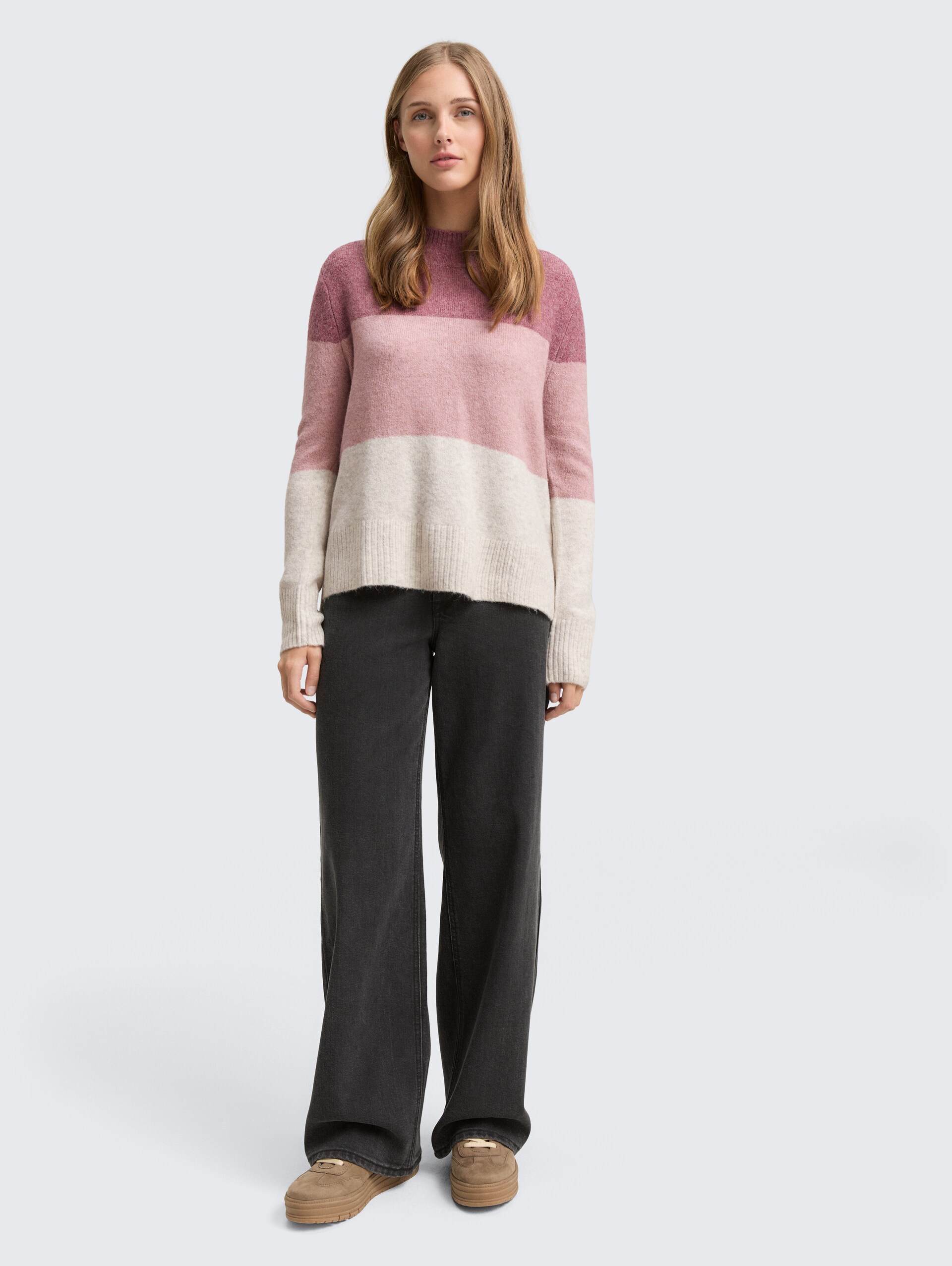 Strickpullover mit Colour Blocking - rose beige colorblock - Model-Vorderansicht