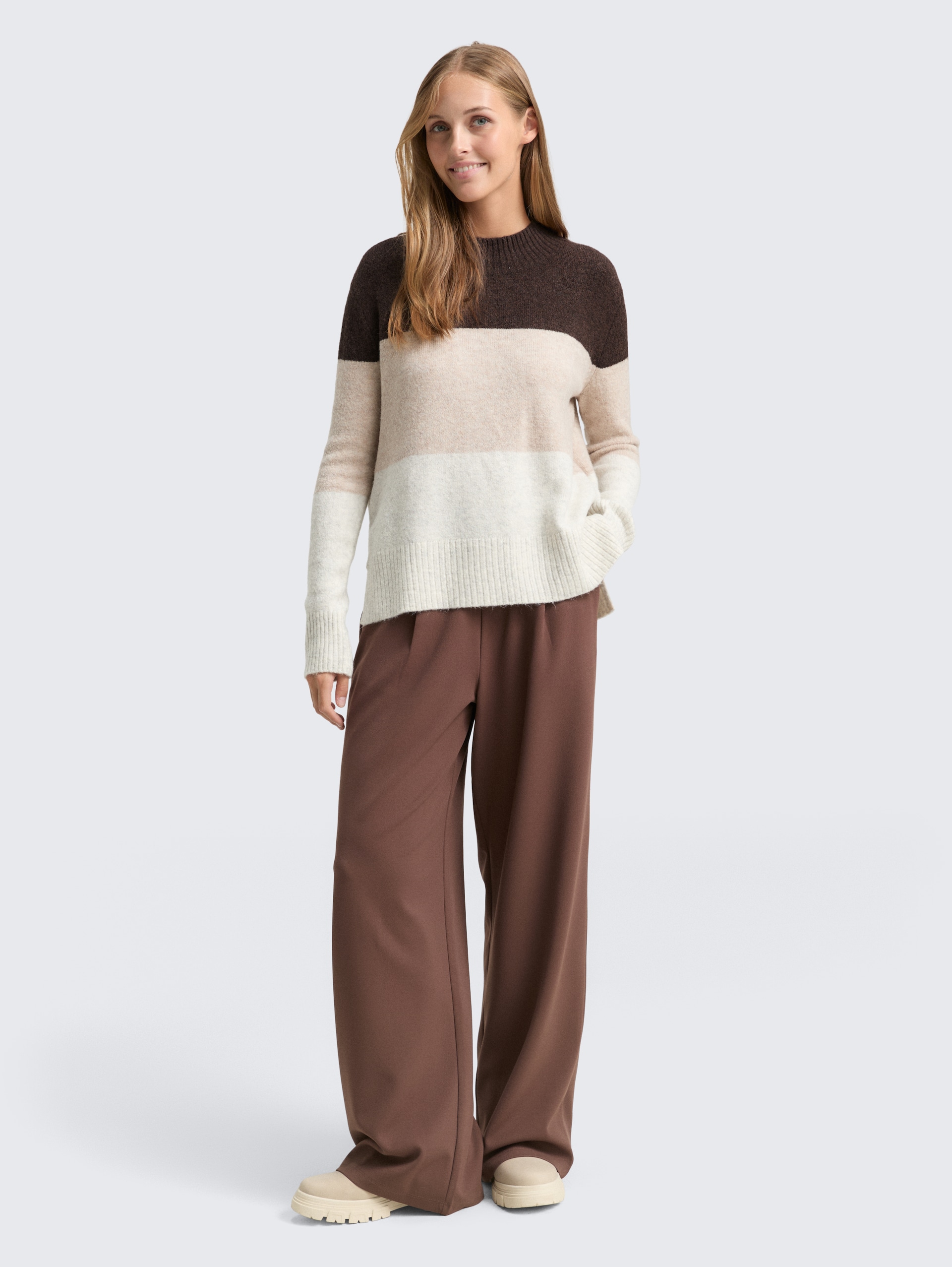 Strickpullover mit Colour Blocking - brown camel colorblock - Model-Vorderansicht