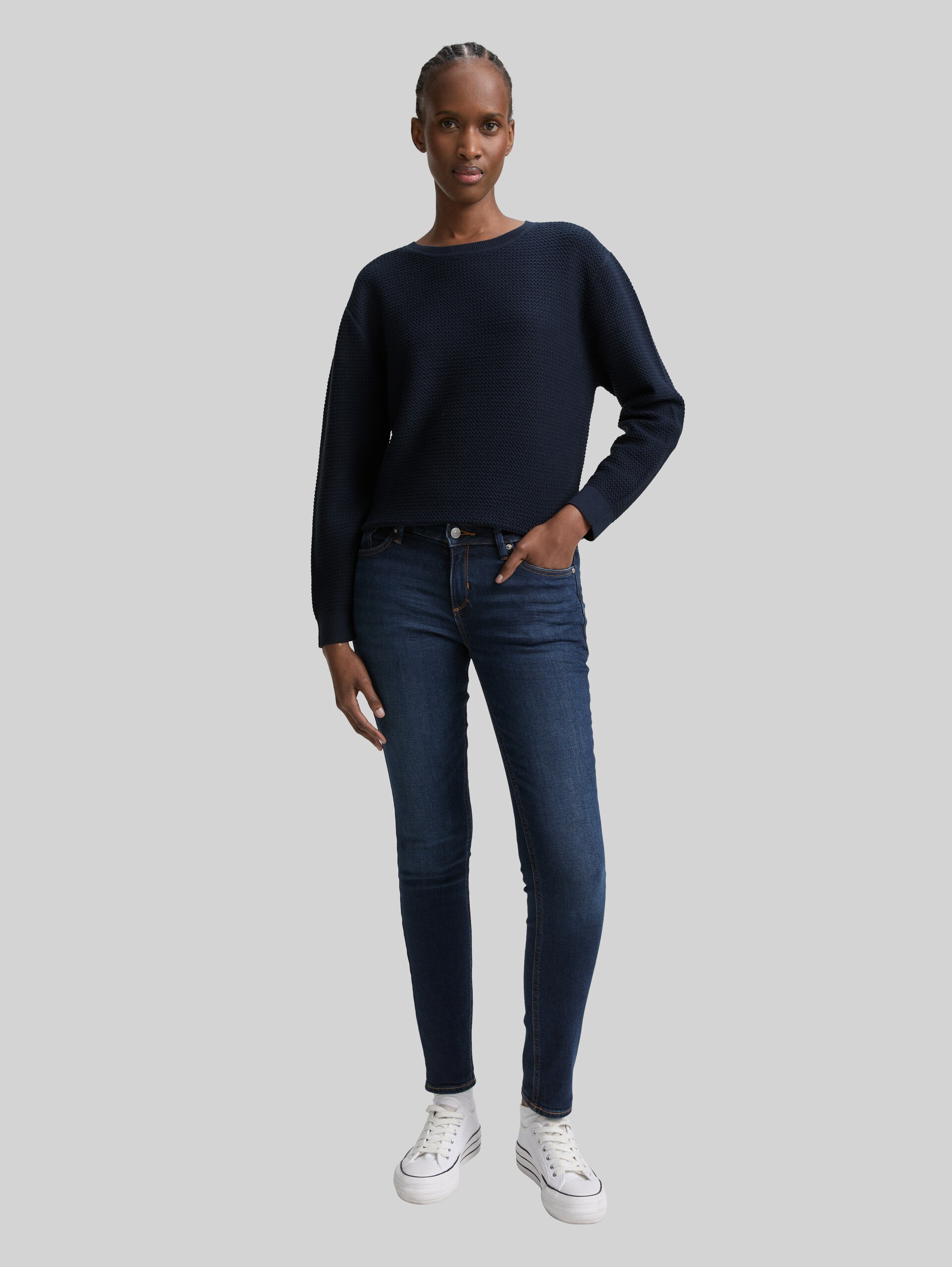 Knitted jumper - sky captain blue - Model front view