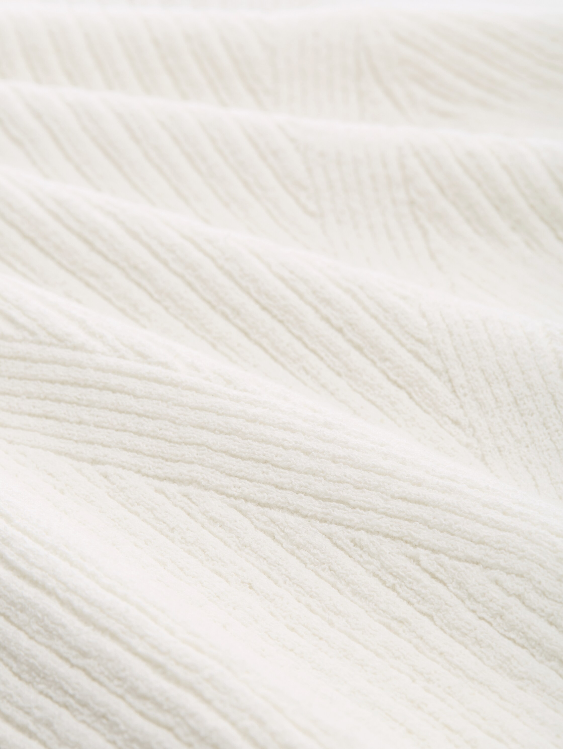 Knitted jumper with ribbed texture - off white - Material view