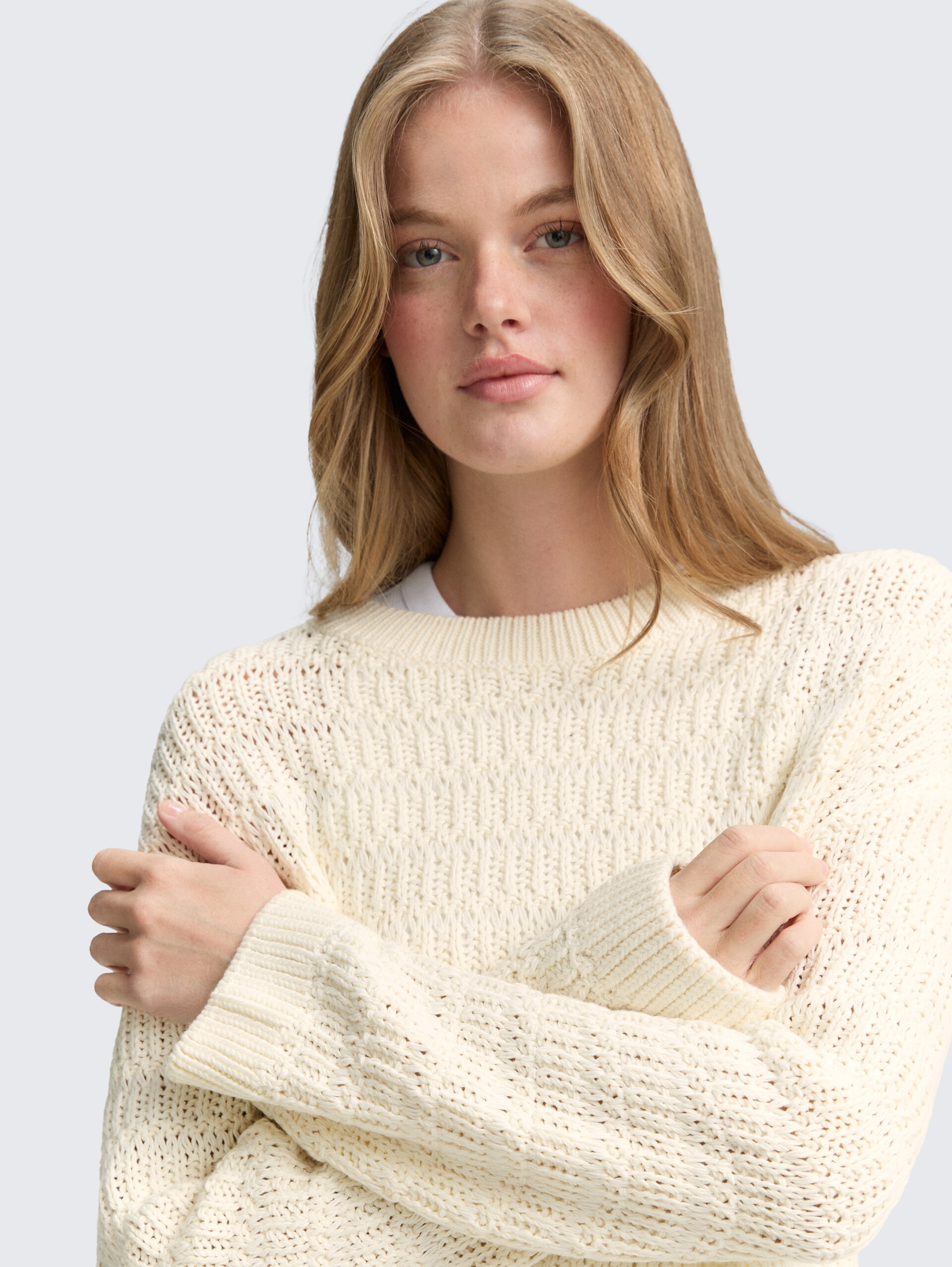 Relaxed Fit Strickpullover - off white - Detail-Model-Ansicht