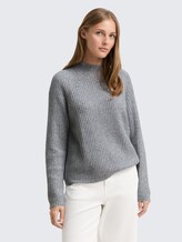 Relaxed Fit Strickpullover mit Stehkragen - Cement Grey Mélange - Ausschnitt Model-Vorderansicht
