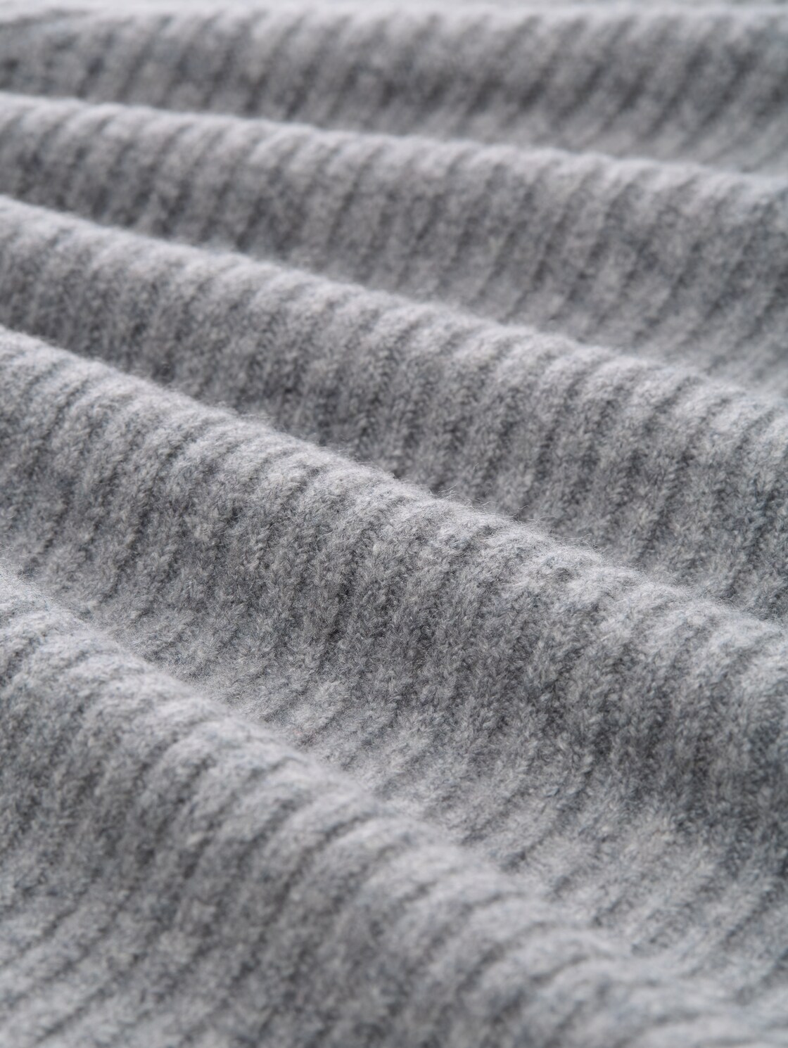 Relaxed Fit Strickpullover mit Stehkragen - Cement Grey Mélange - Material-Ansicht