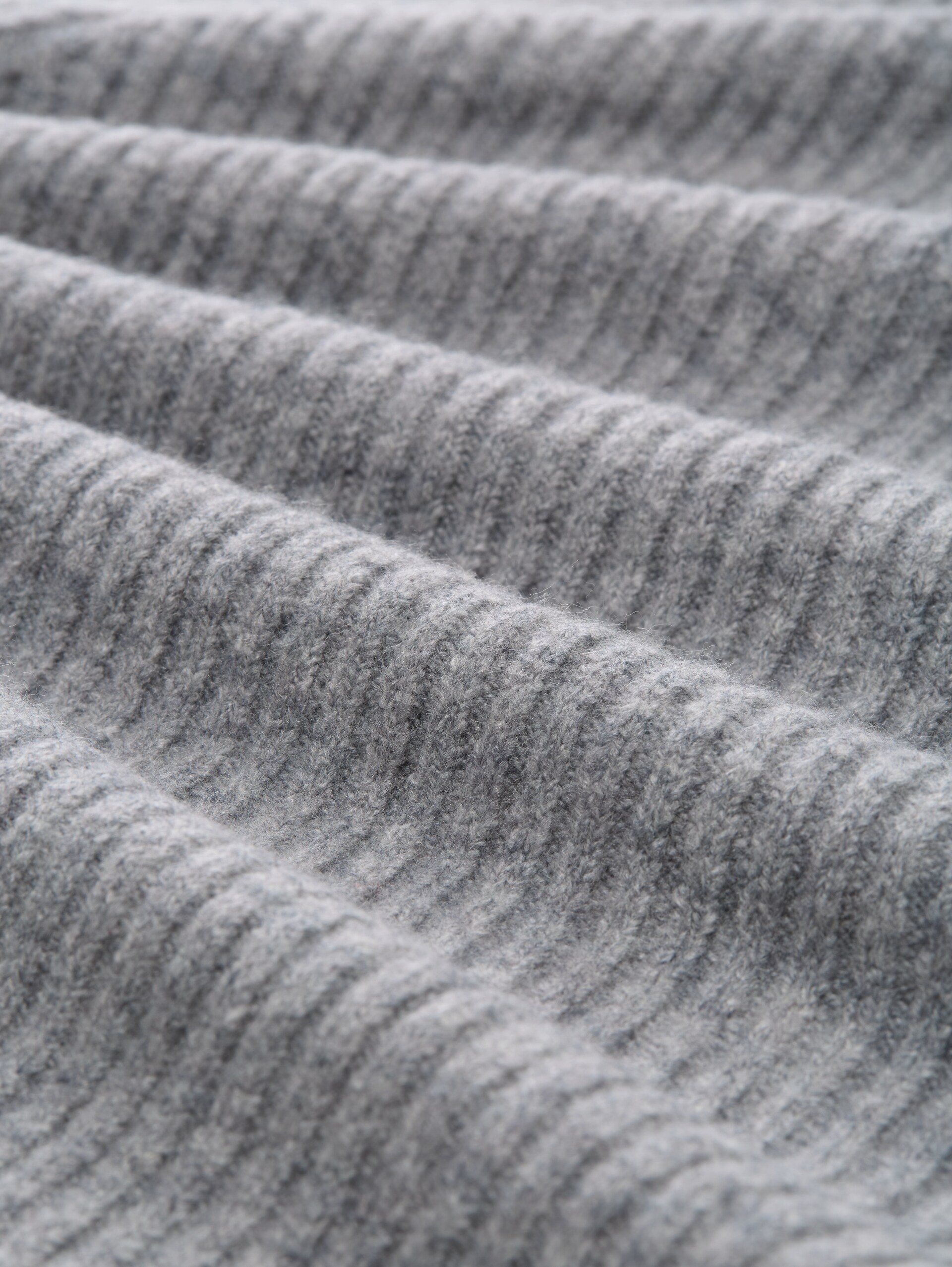 Relaxed fit knitted jumper with stand-up collar - Cement Grey Mélange - Material view