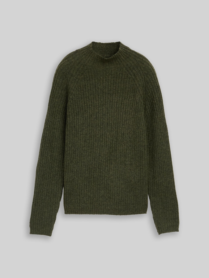 Pull en maille ample à col montant par Denim Female, grape leaf green melange