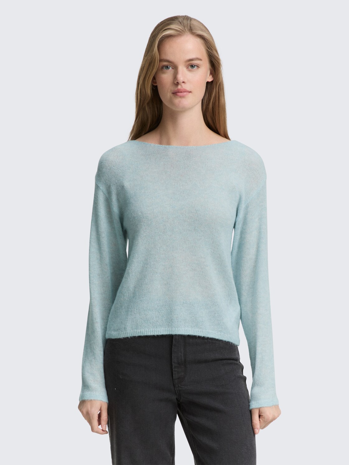 Strickpullover mit U-Boot-Ausschnitt - Silver Cloud Blue Melange - Ausschnitt Model-Vorderansicht