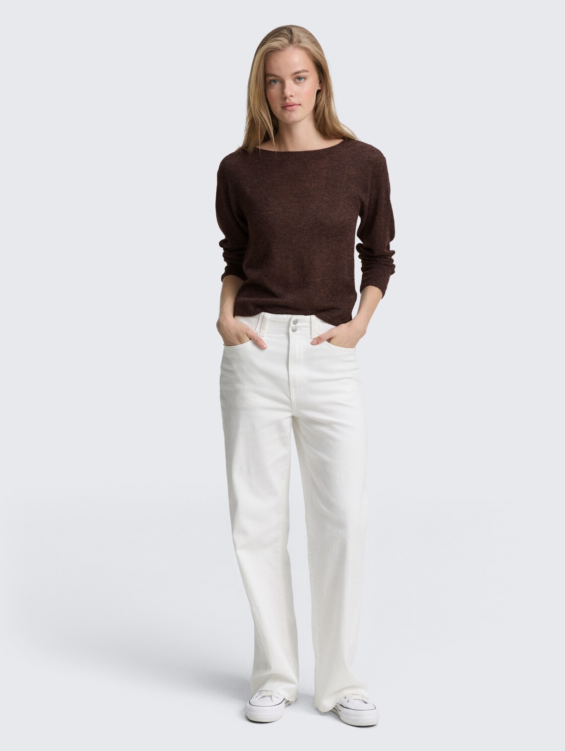 Strickpullover mit U-Boot-Ausschnitt - soft chocolate brown melange - Model-Vorderansicht