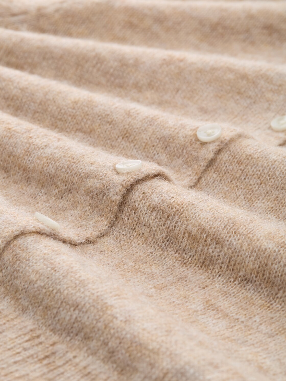 Cardigan mit Rundhalsausschnitt - intense beige melange - Material-Ansicht