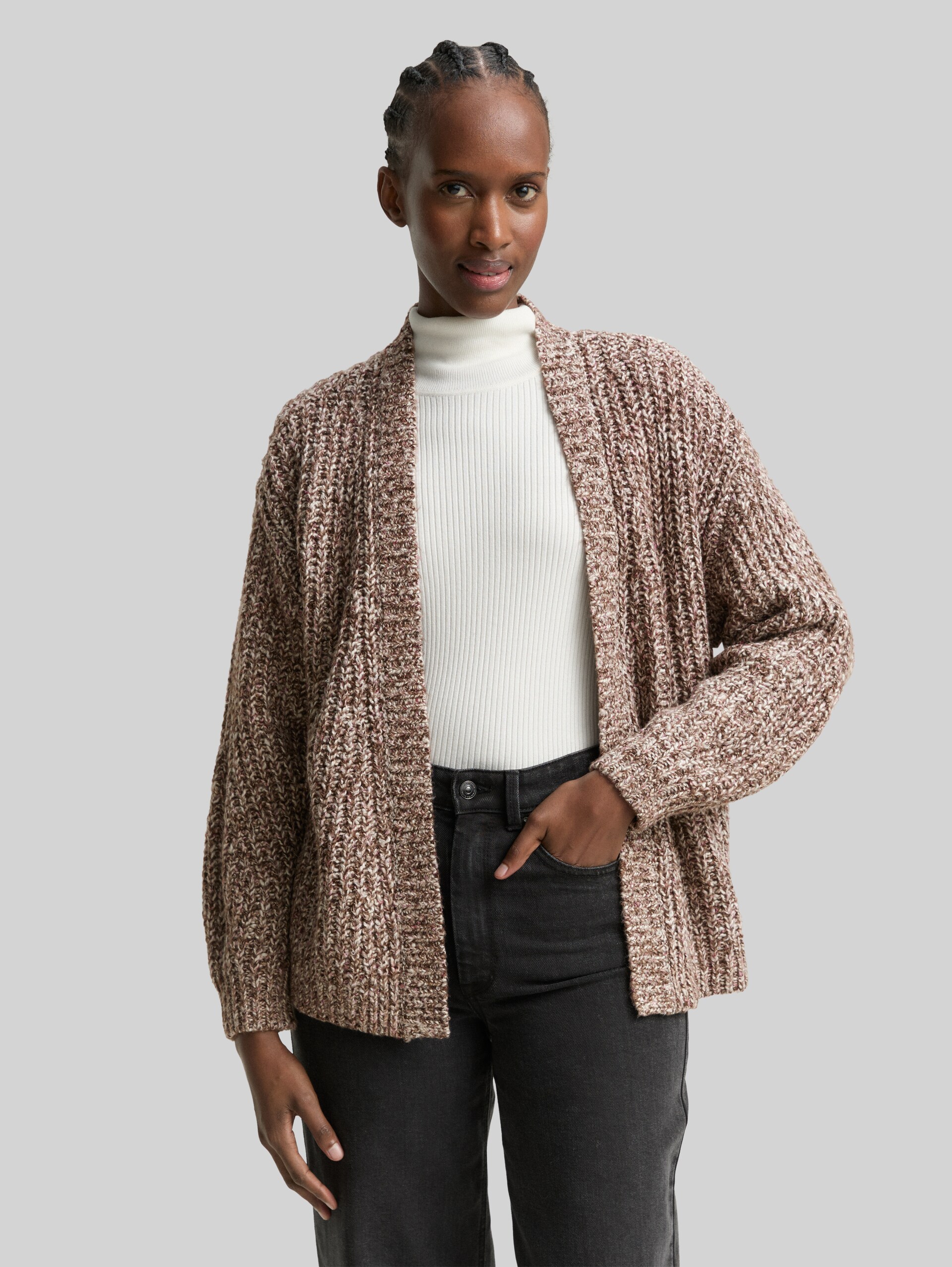 Relaxed Fit Cardigan in Melange-Optik - brown neps - Ausschnitt Model-Vorderansicht