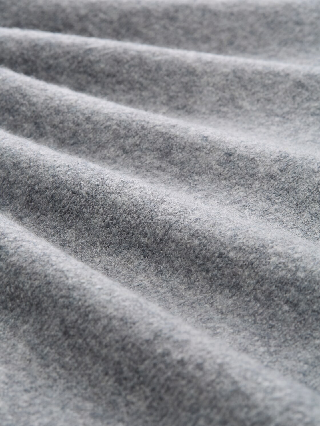 Longstyle Strickpullover mit V-Ausschnitt - Cement Grey Mélange - Material-Ansicht