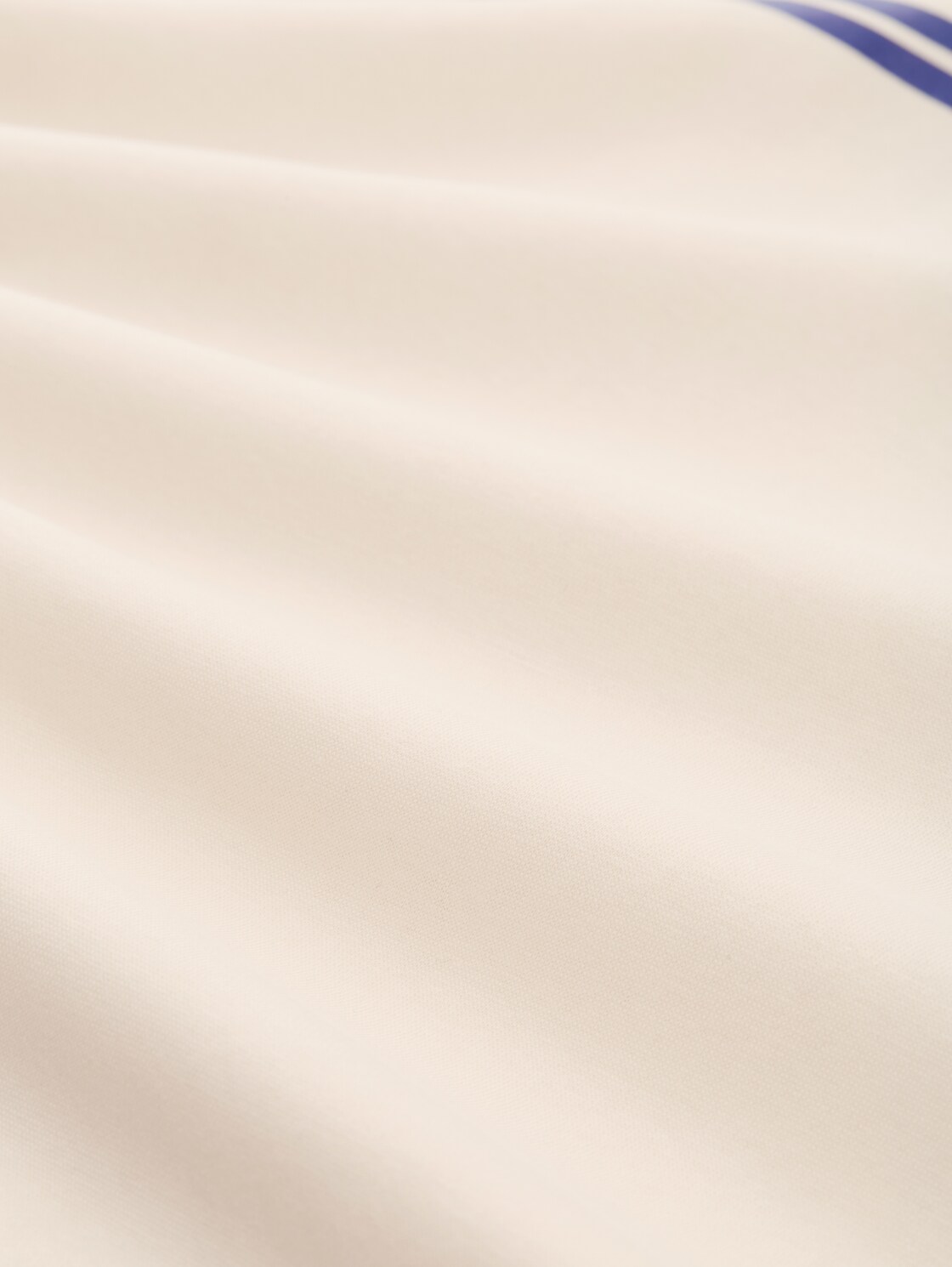 Crewneck Sweatshirt mit Print - Gardenia White - Material-Ansicht