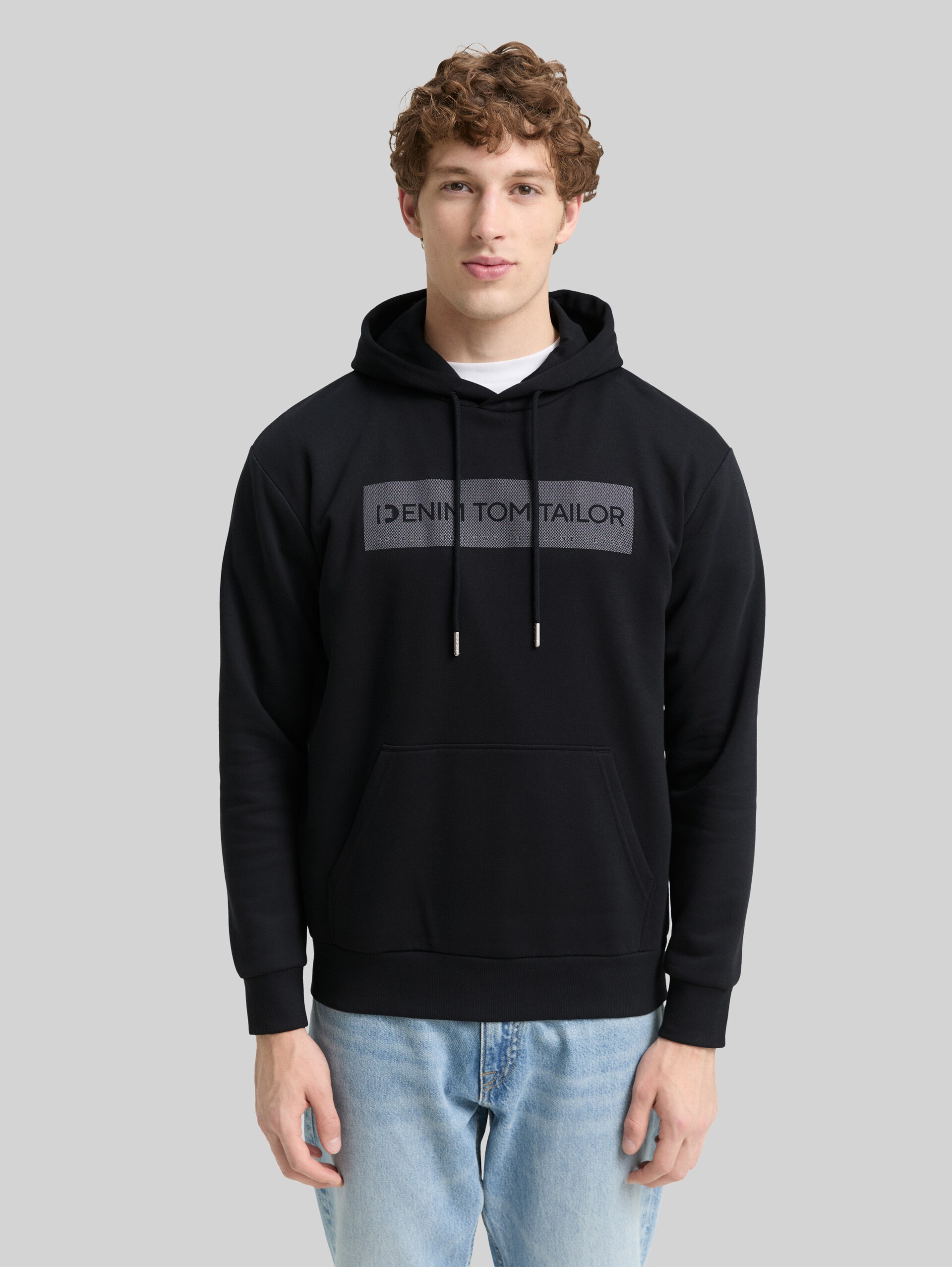 Hoodie with a print - Night Watch Black - Neckline model front view