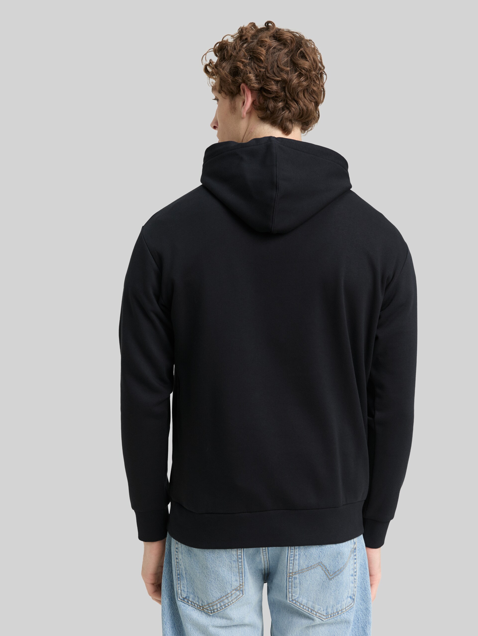 Hoodie with a print - Night Watch Black - Neckline model-back view