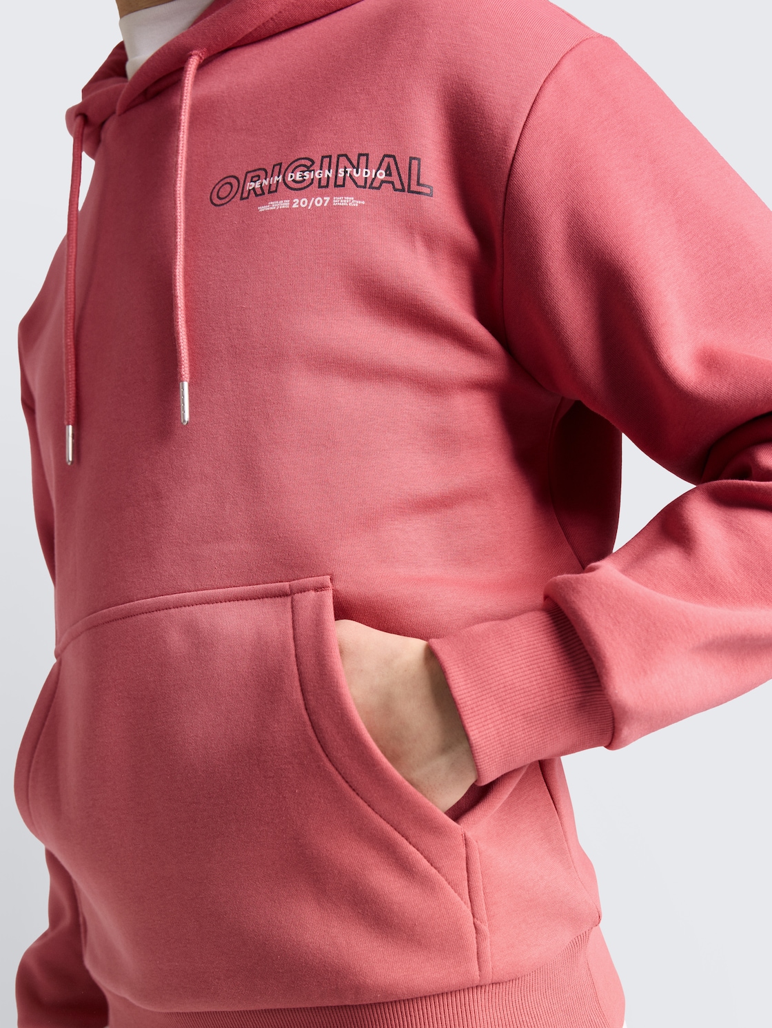 Hoodie Sweatshirt mit Print - baroque rose - Detail-Model-Ansicht