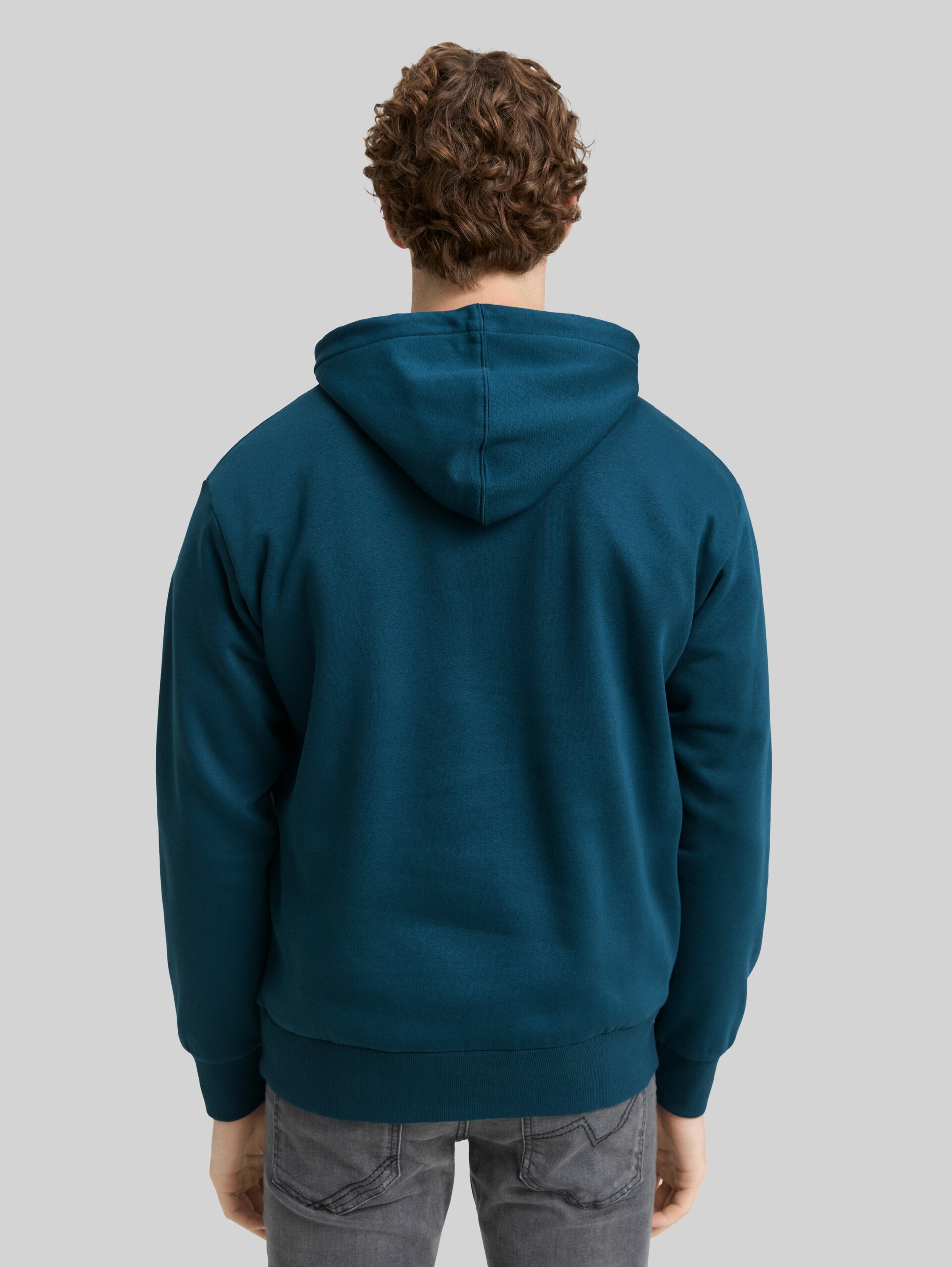 Hoodie with a print - deep pond green - Neckline model-back view