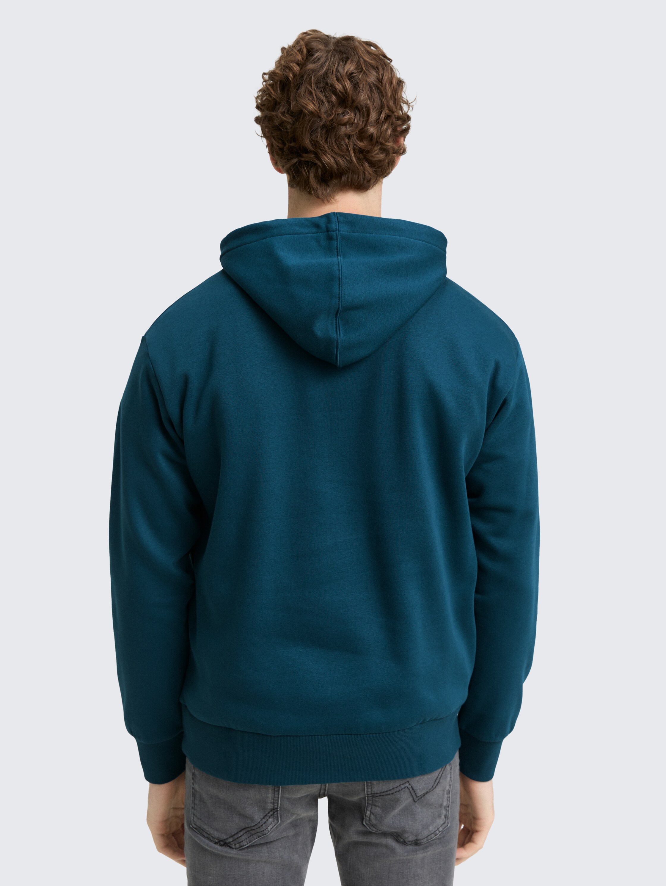 Hoodie Sweatshirt mit Print - deep pond green - Auschnitt Model-Rückansicht