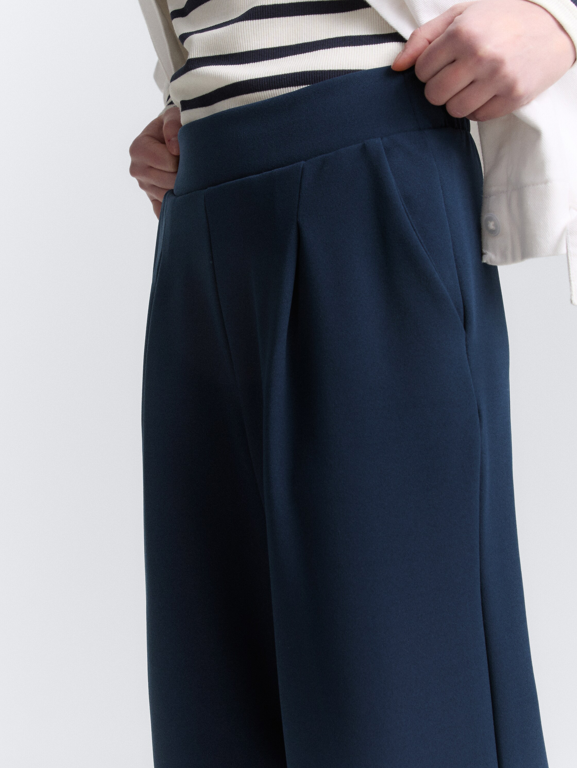 Wide Leg broek - sky captain blue - Detailaanzicht model