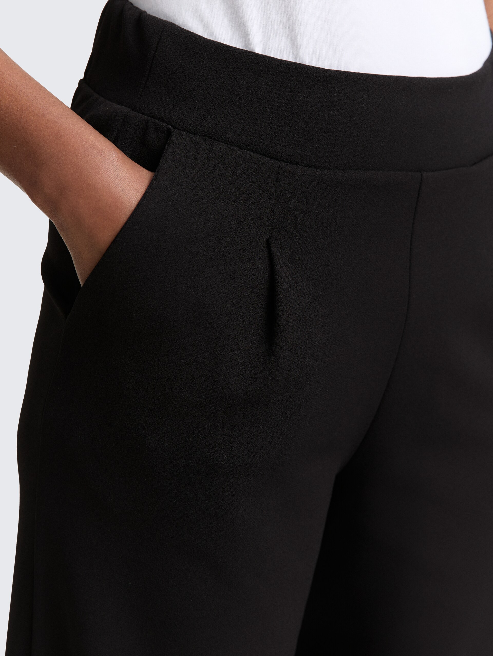 Wide Leg Hose - deep black - Detail-Model-Ansicht