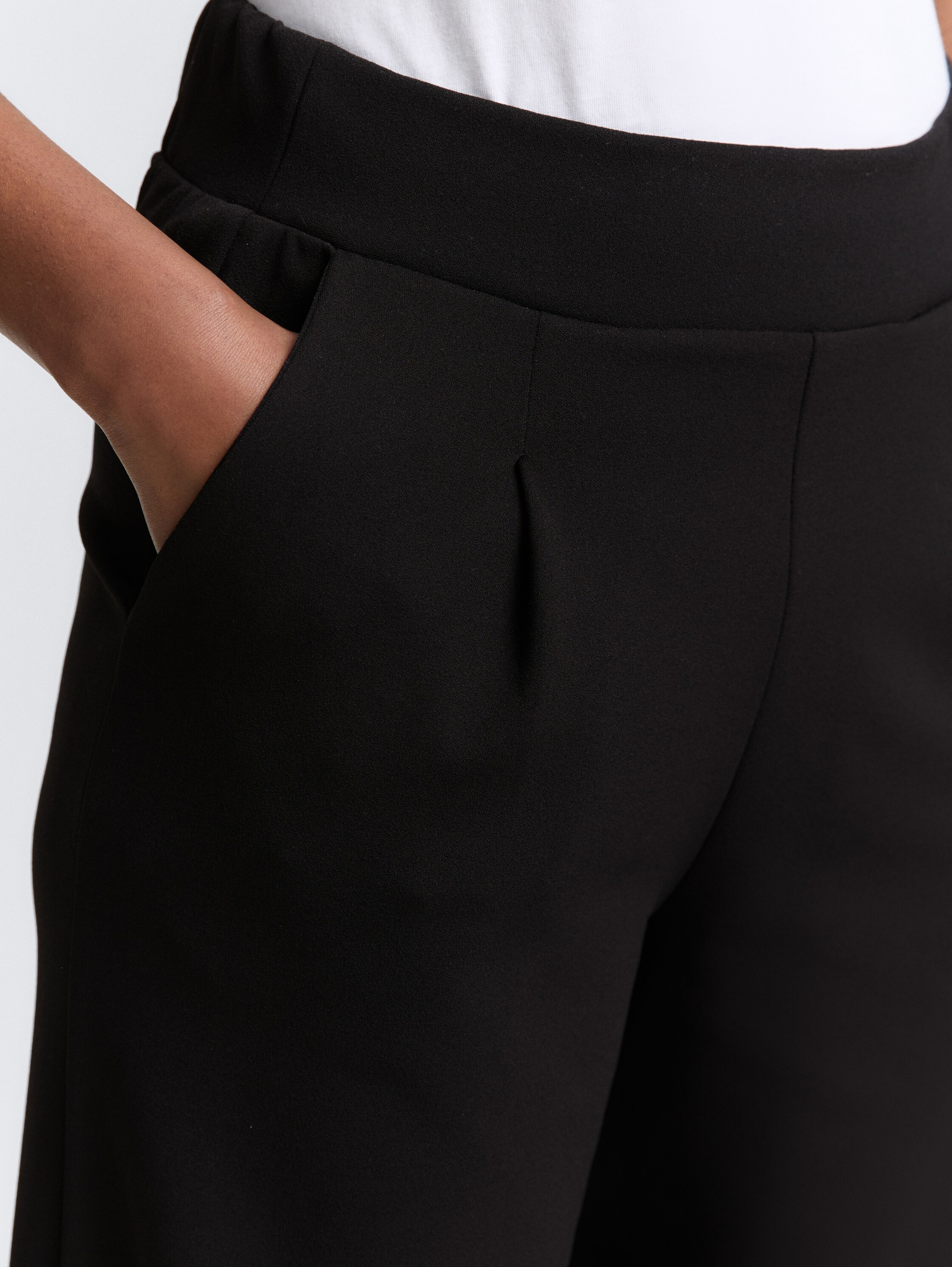 Pantalon large - deep black - Vue détaillée du modèle