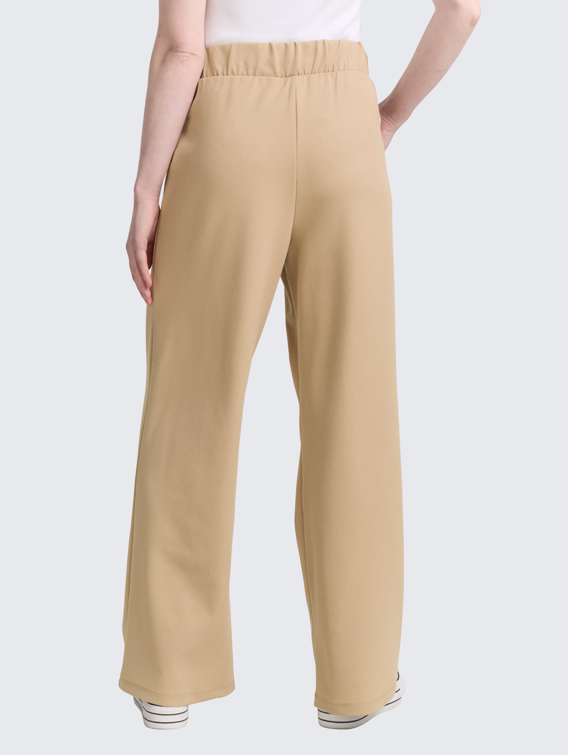 Wide Leg Hose - tan brown - Auschnitt Model-Rückansicht